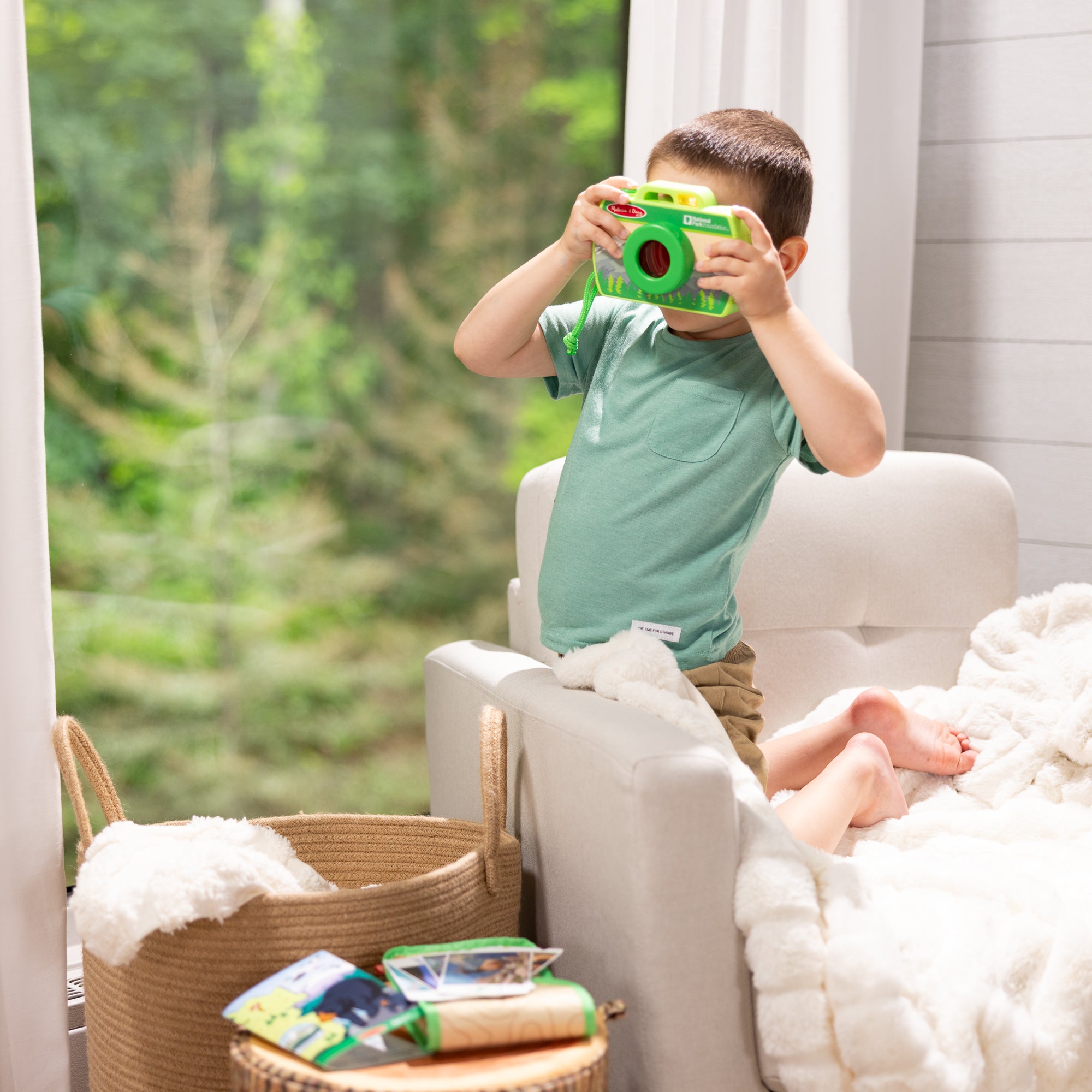 Melissa & Doug Rocky Mountain National Park Sights & Sounds Wooden Toy Camera Play Set - Image 7