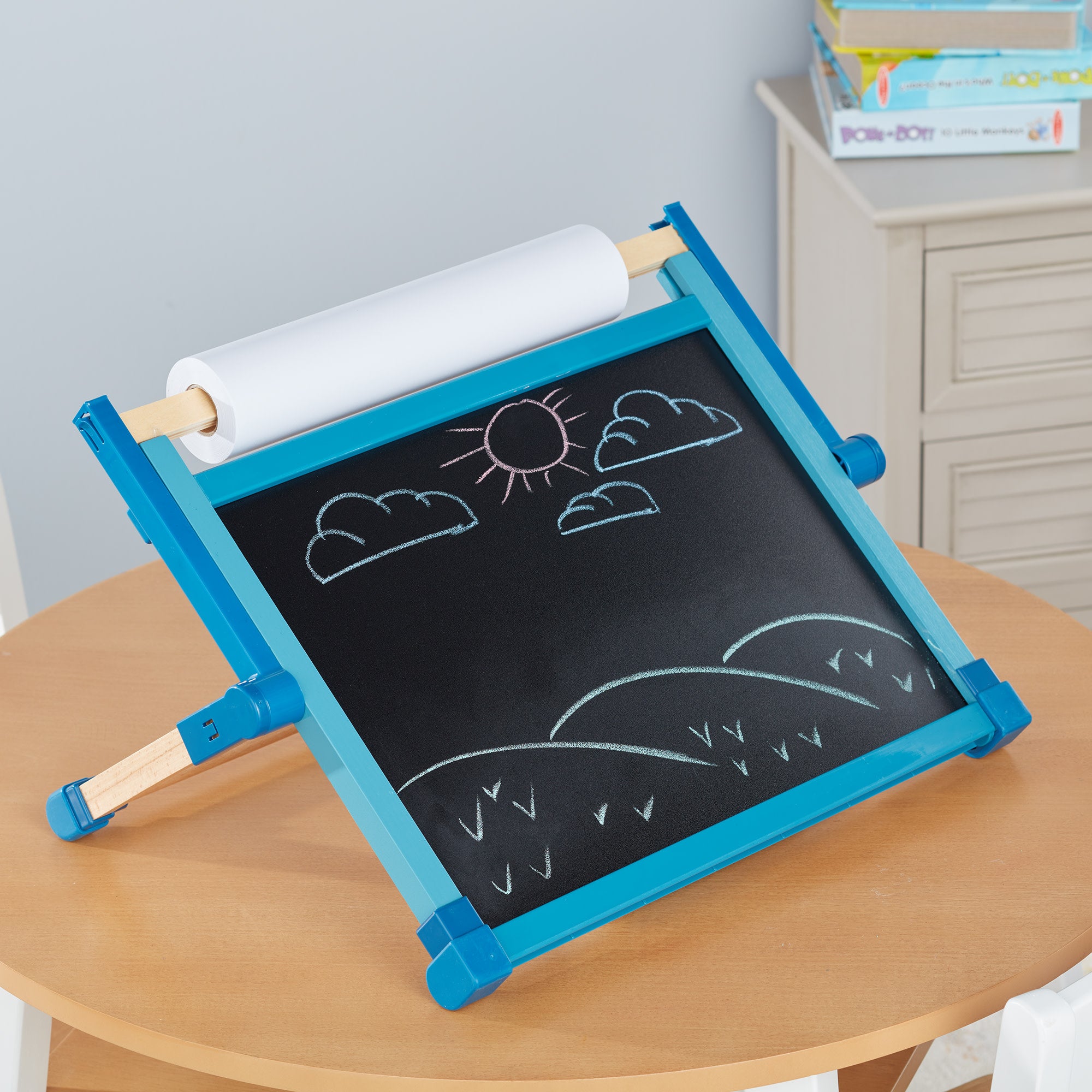 Melissa & Doug Double-Sided Magnetic Tabletop Easel - Image 9