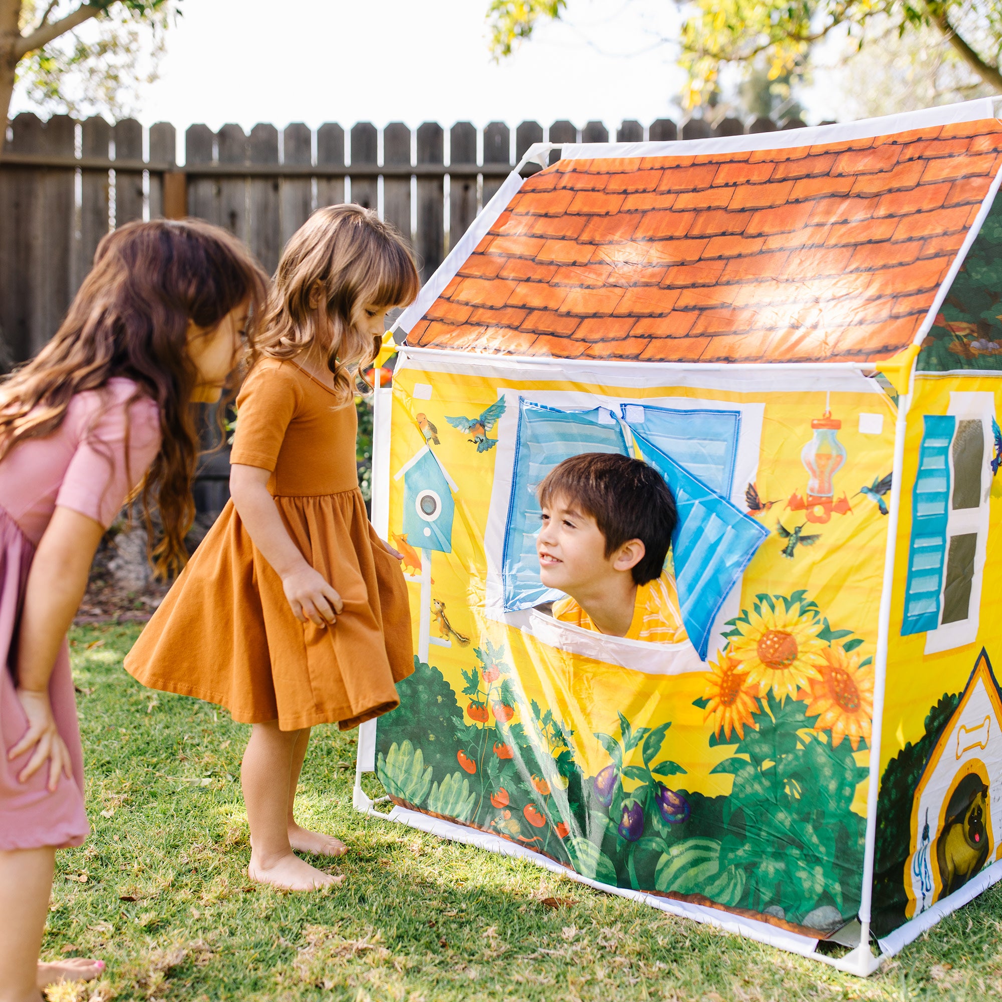 Melissa & Doug Cozy Cottage Play Tent - Image 6