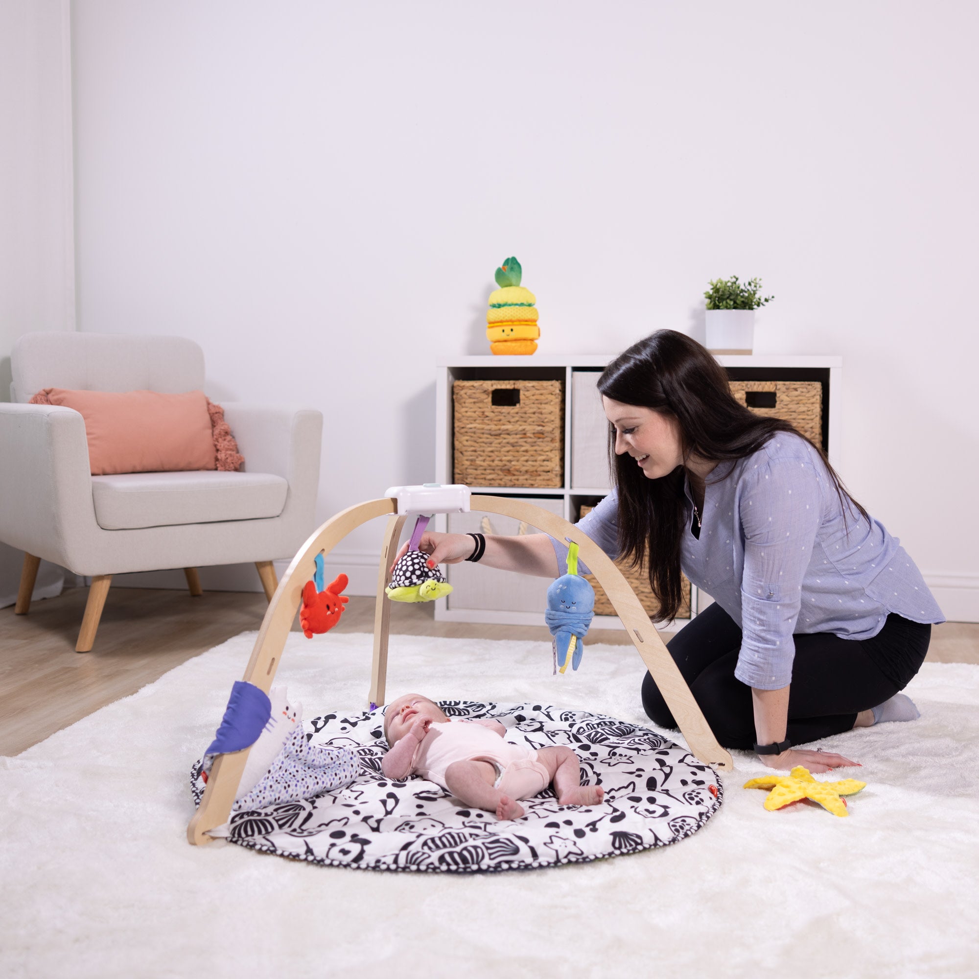 Melissa & Doug Ocean Easy-Fold Play Gym - Image 8