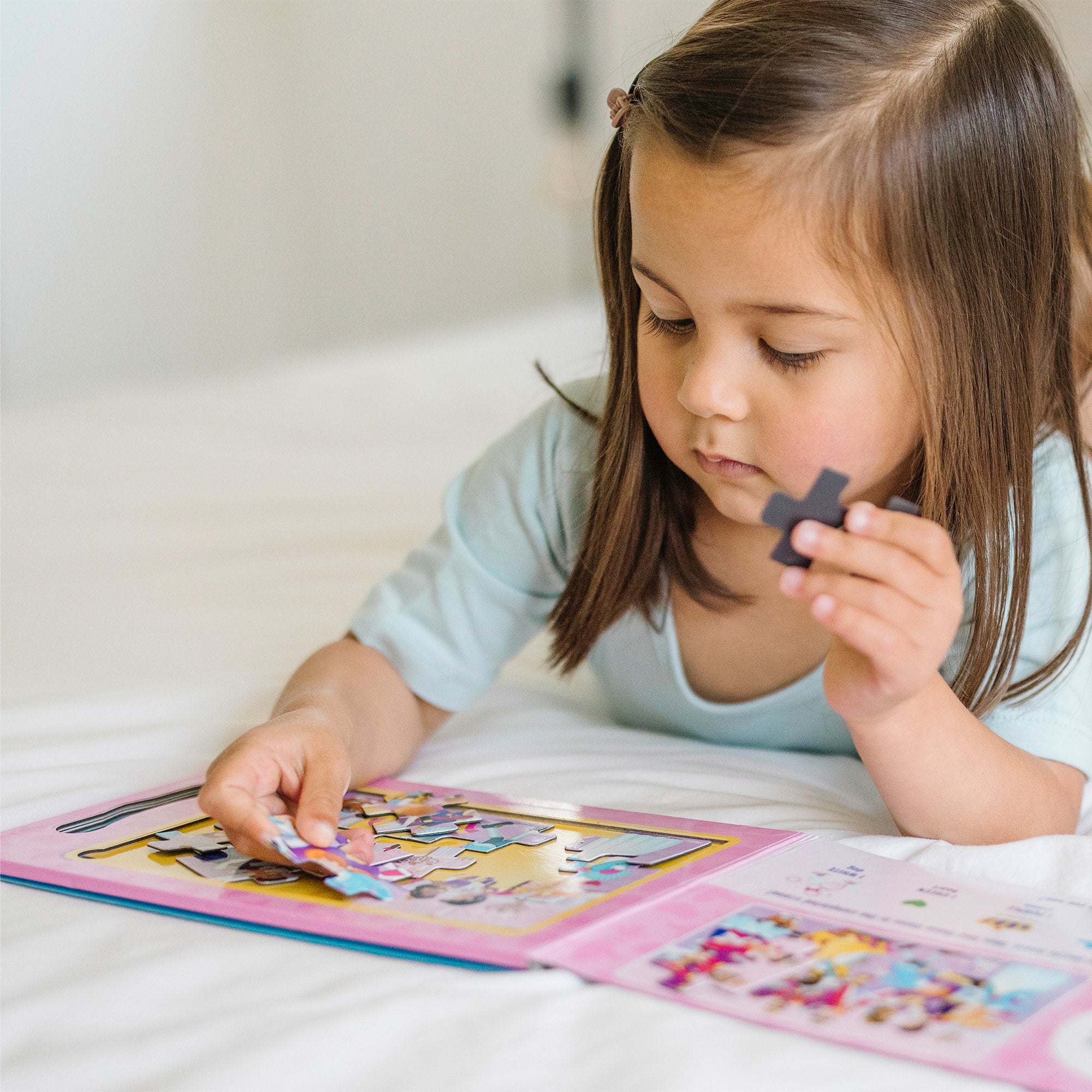 Melissa & Doug Take-Along Magnetic Jigsaw Puzzles ?C Princesses - Image 7