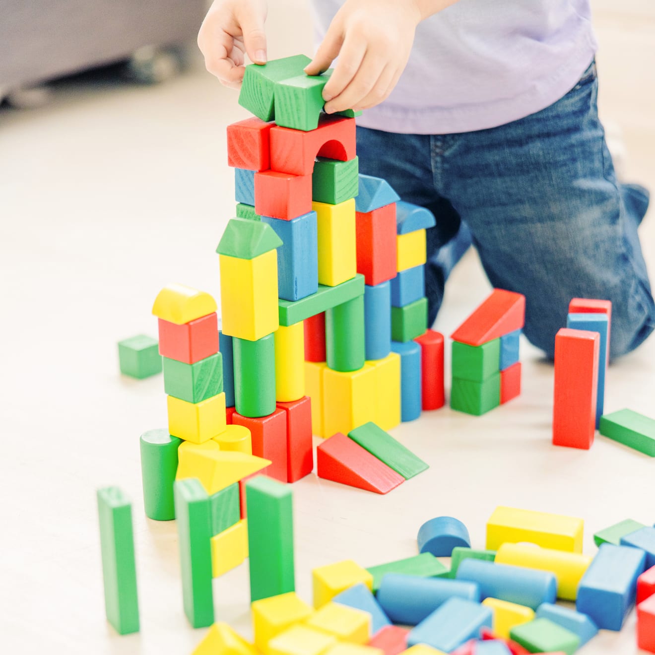 Melissa & Doug 200 Piece Wood Blocks Set - Image 7
