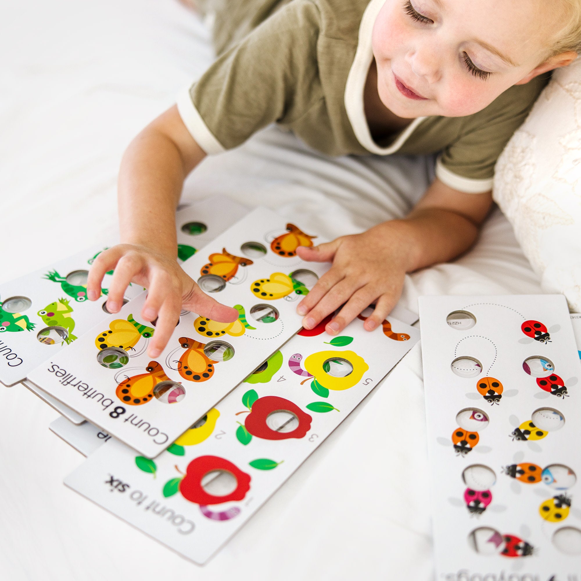 Melissa & Doug Poke-A-Dot Jumbo Number Learning Cards - Image 5