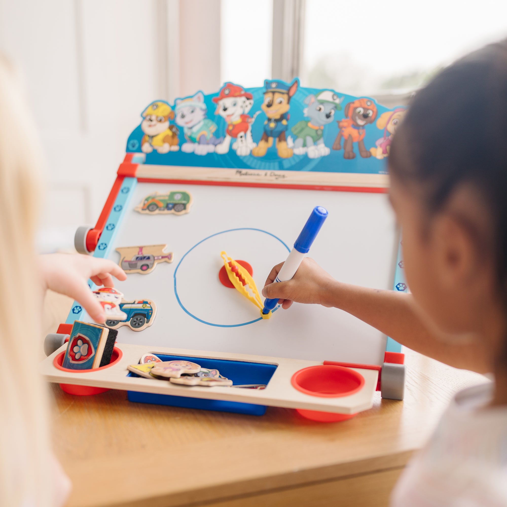 Melissa & Doug PAW Patrol Wooden Tabletop Art Center - Image 10