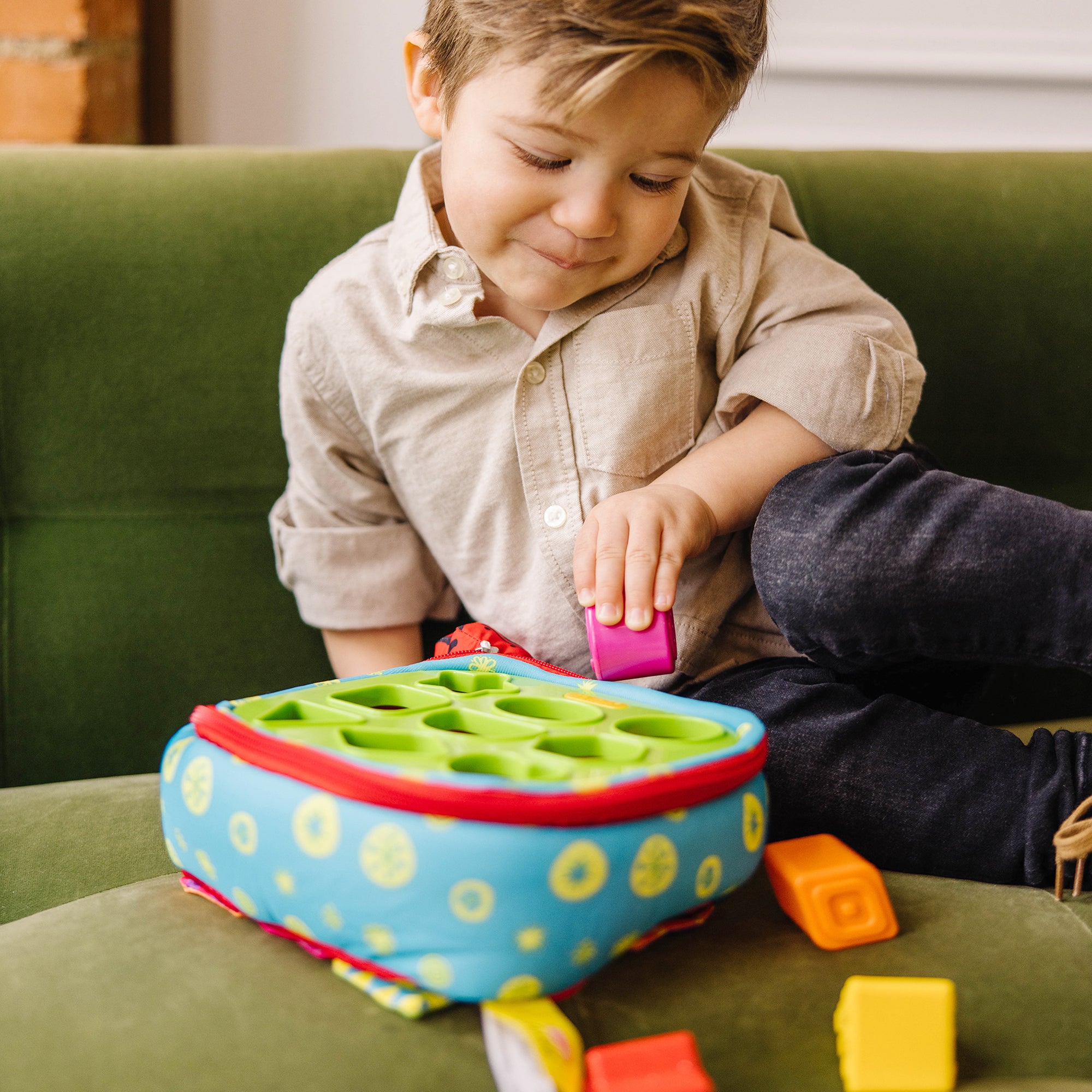 Melissa & Doug K's Kids Take-Along Shape Sorter - Image 10