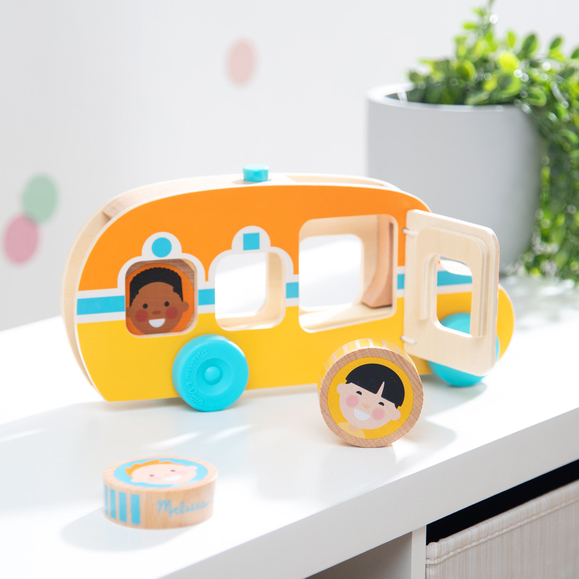 Melissa & Doug GO Tots Roll & Ride Bus - Image 9
