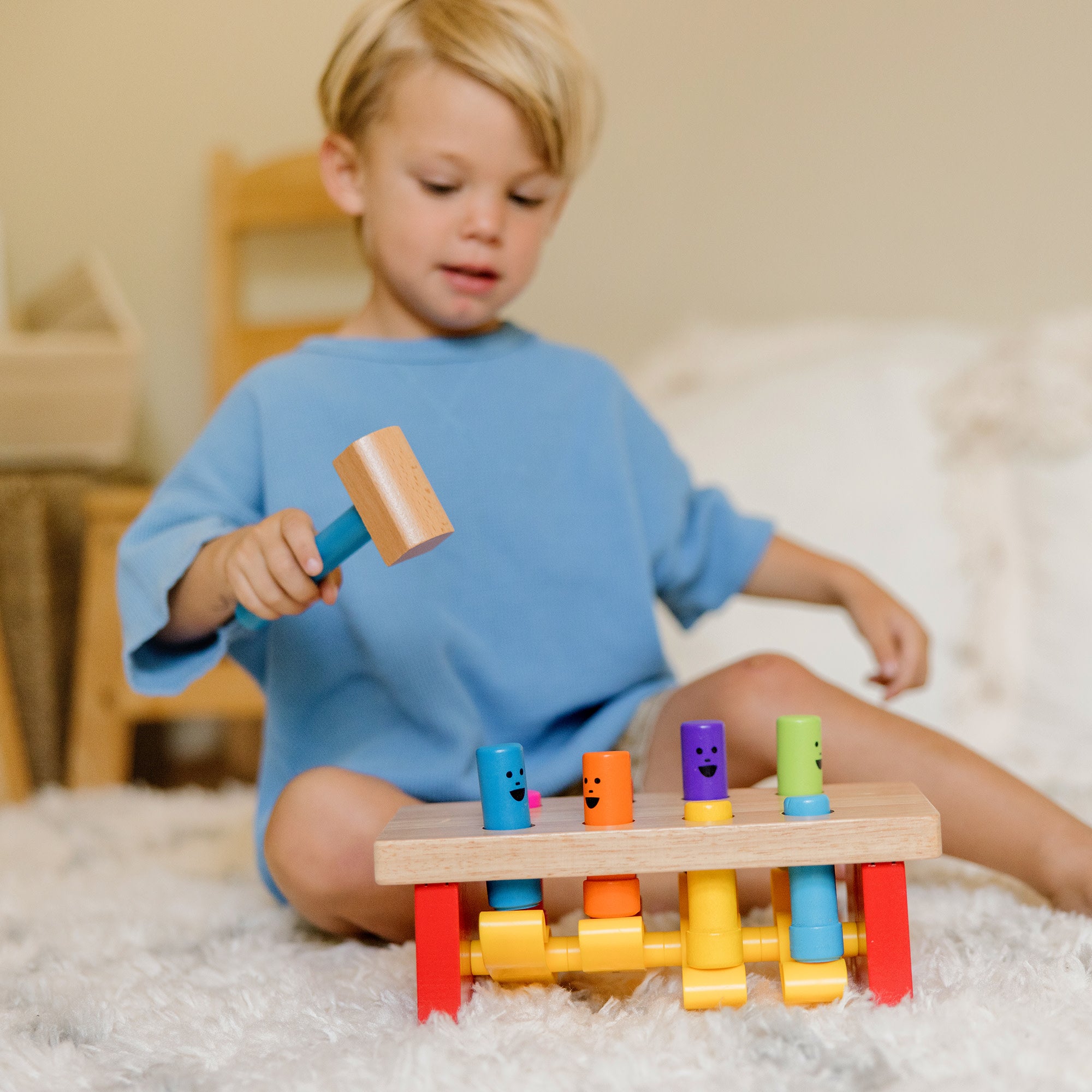 Melissa & Doug Deluxe Pounding Bench - Image 2