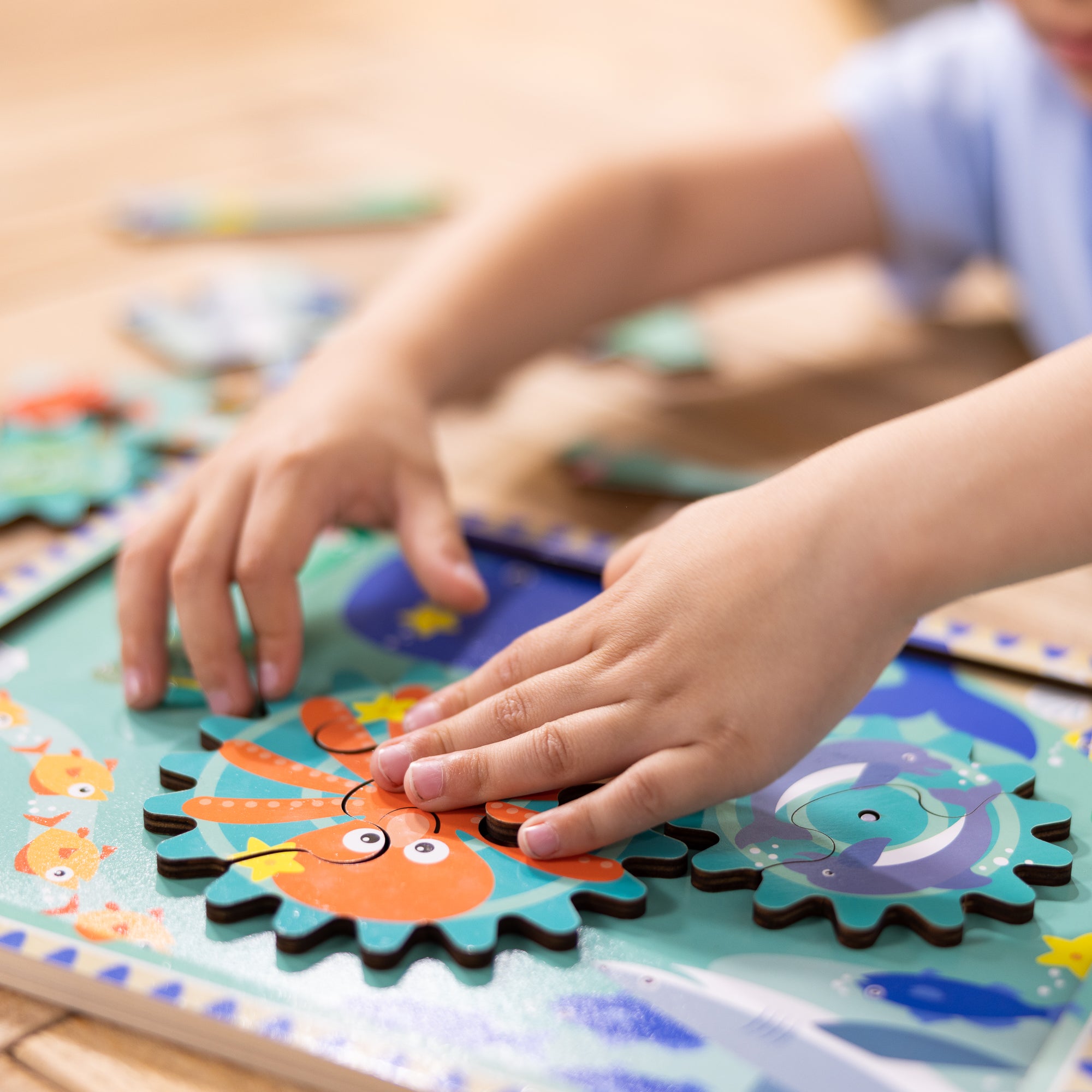 Melissa & Doug Wooden Underwater Gear Puzzle ?C 18 Pieces - Image 7