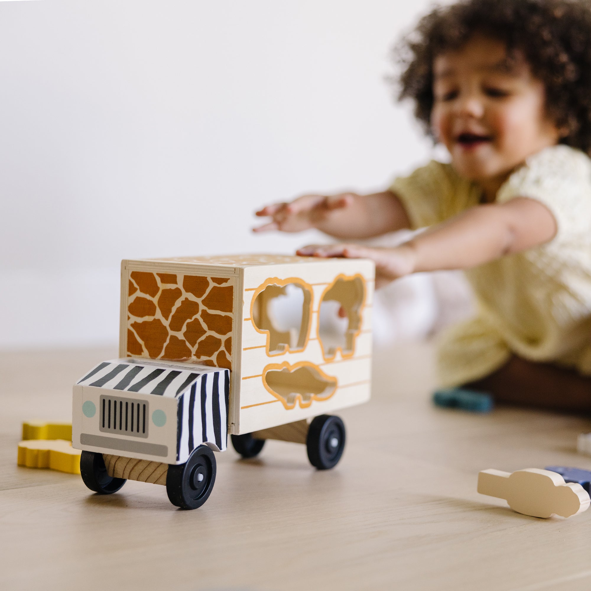 Melissa & Doug Animal Rescue Wooden Play Set - Image 10