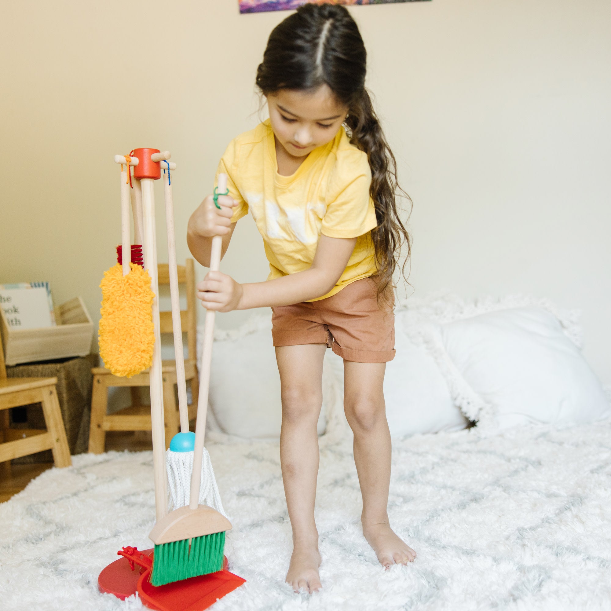 Melissa & Doug Dust! Sweep! Mop! Cleaning Play Set - Image 7