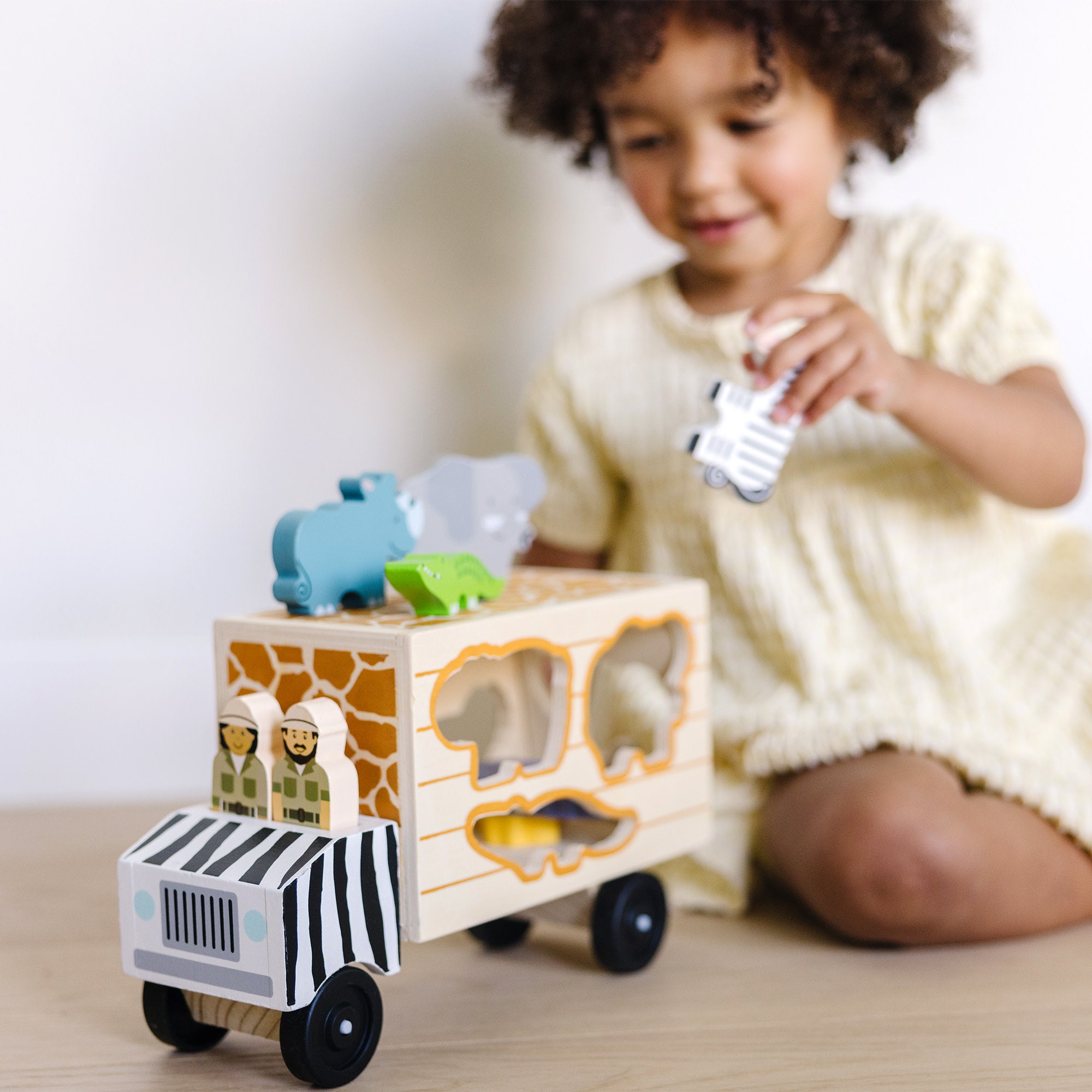 Melissa & Doug Animal Rescue Wooden Play Set - Image 8