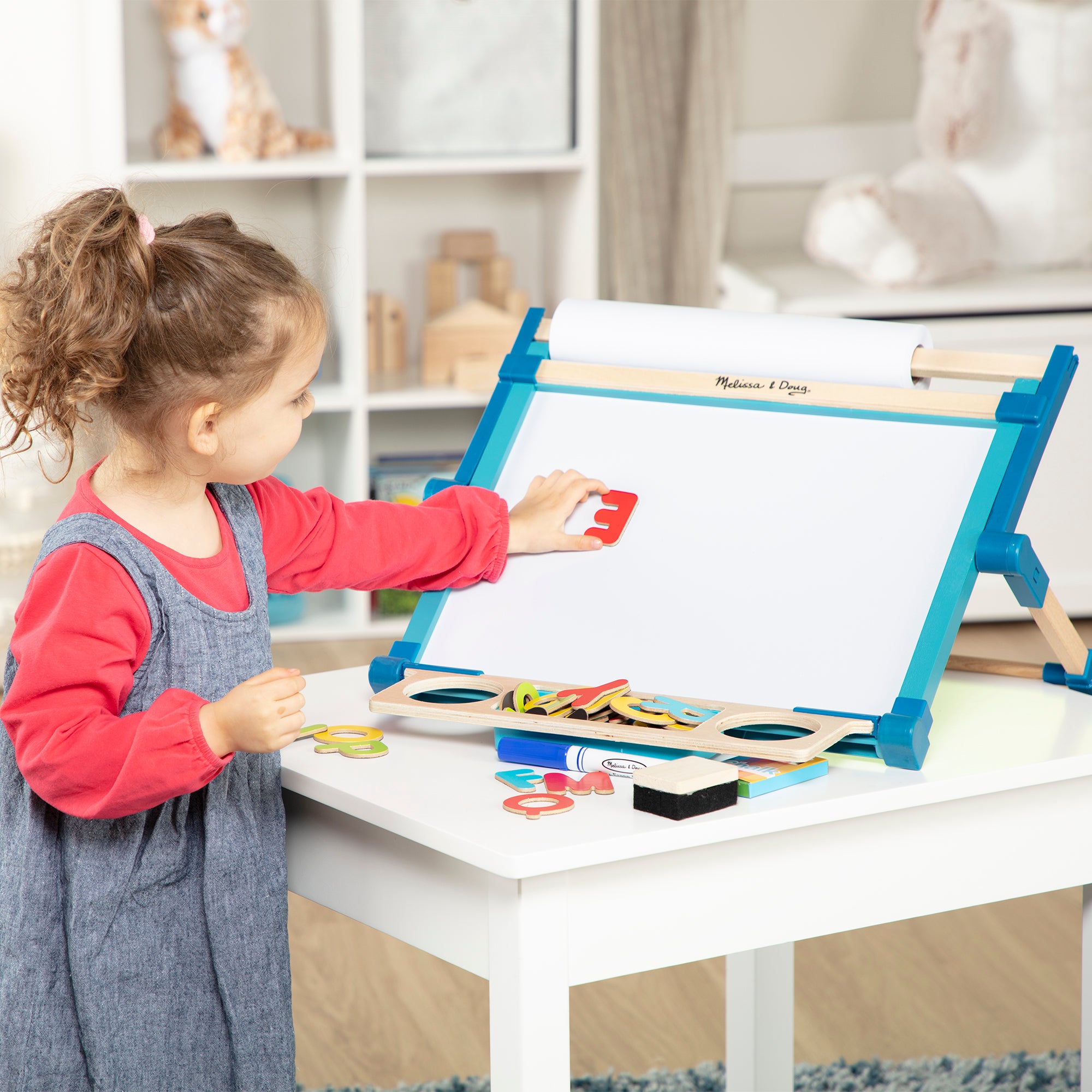 Melissa & Doug Double-Sided Magnetic Tabletop Easel - Image 10