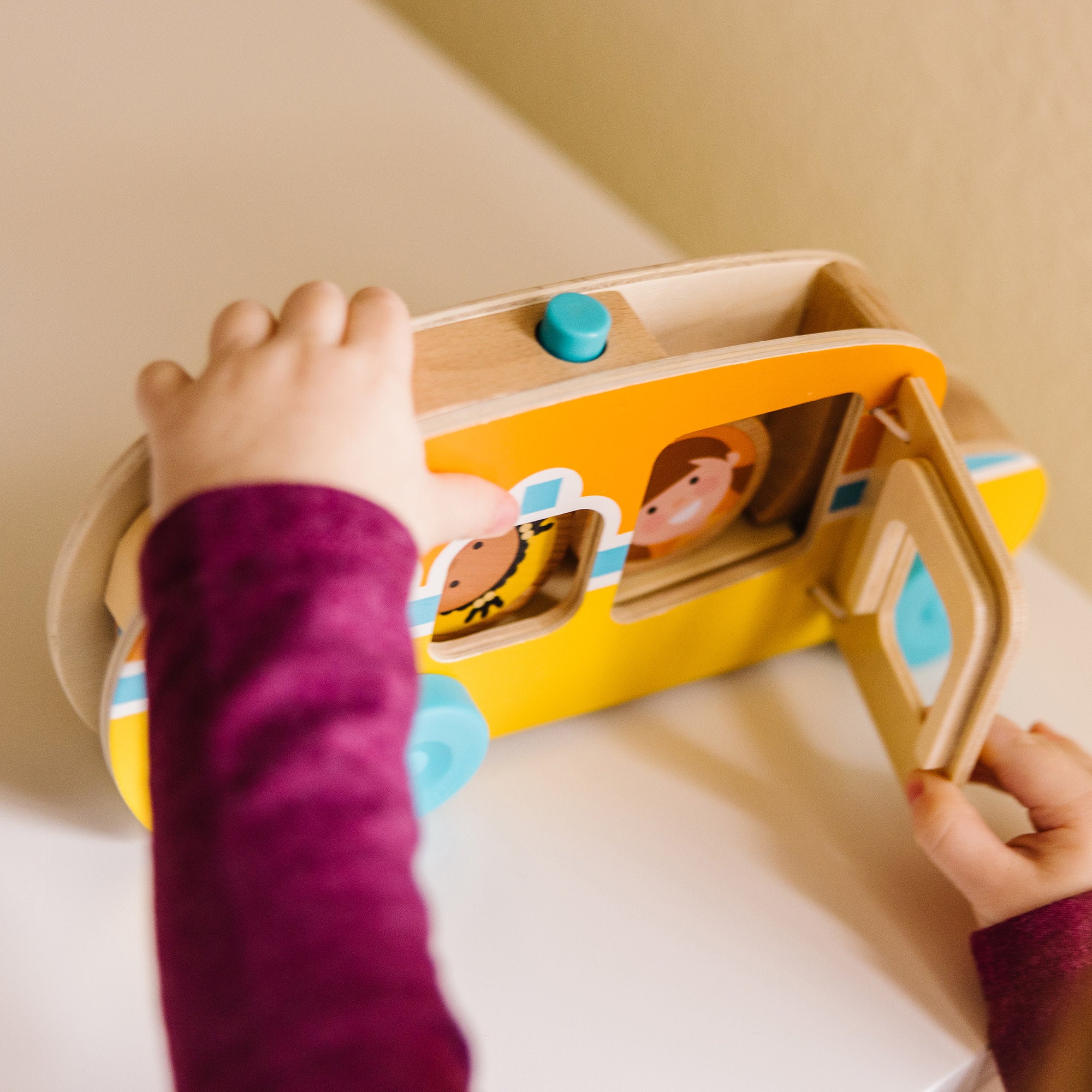Melissa & Doug GO Tots Roll & Ride Bus - Image 6