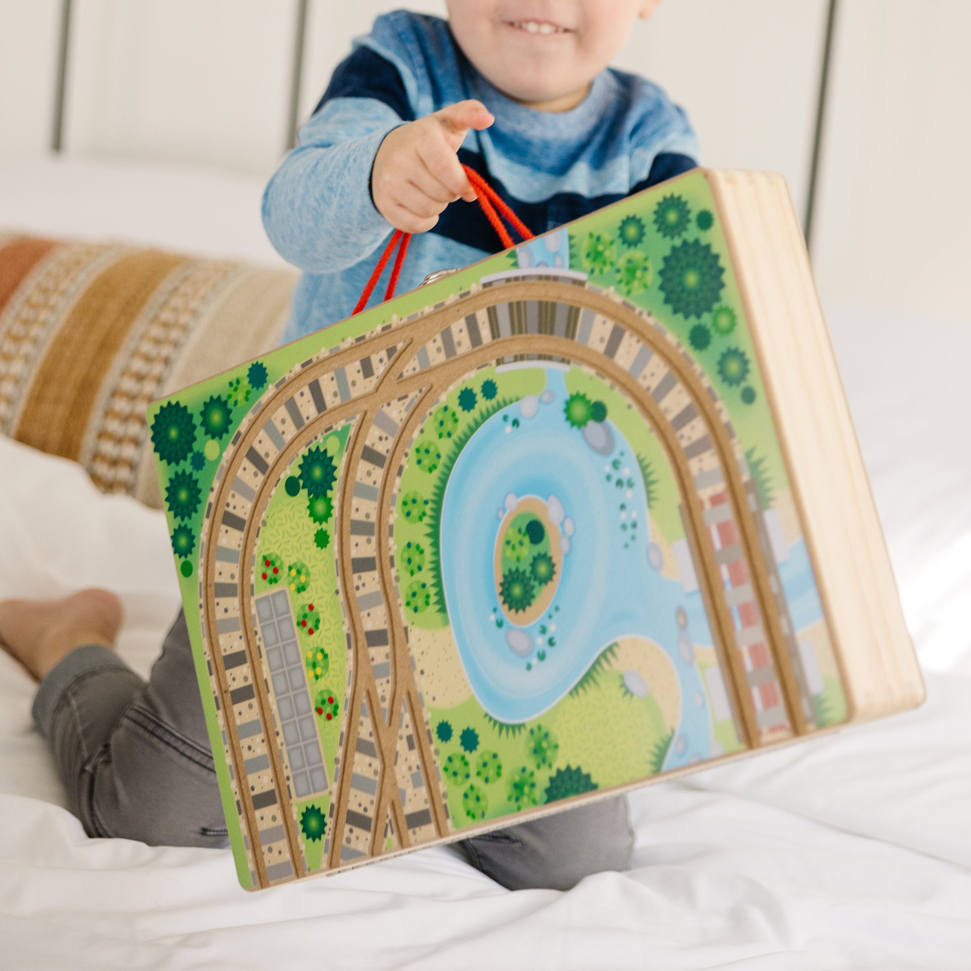 Melissa & Doug Take-Along Railroad - Image 7