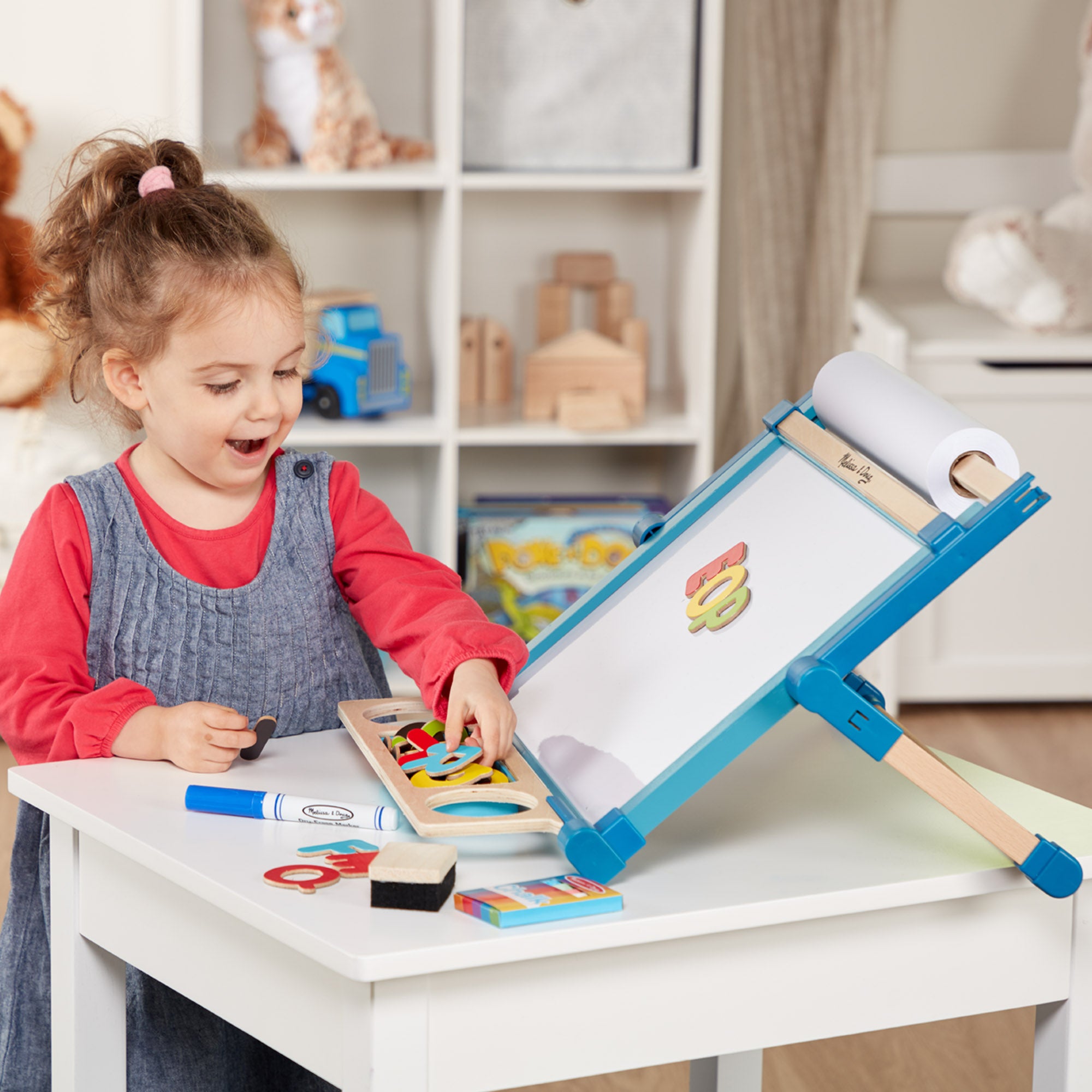 Melissa & Doug Double-Sided Magnetic Tabletop Easel - Image 6