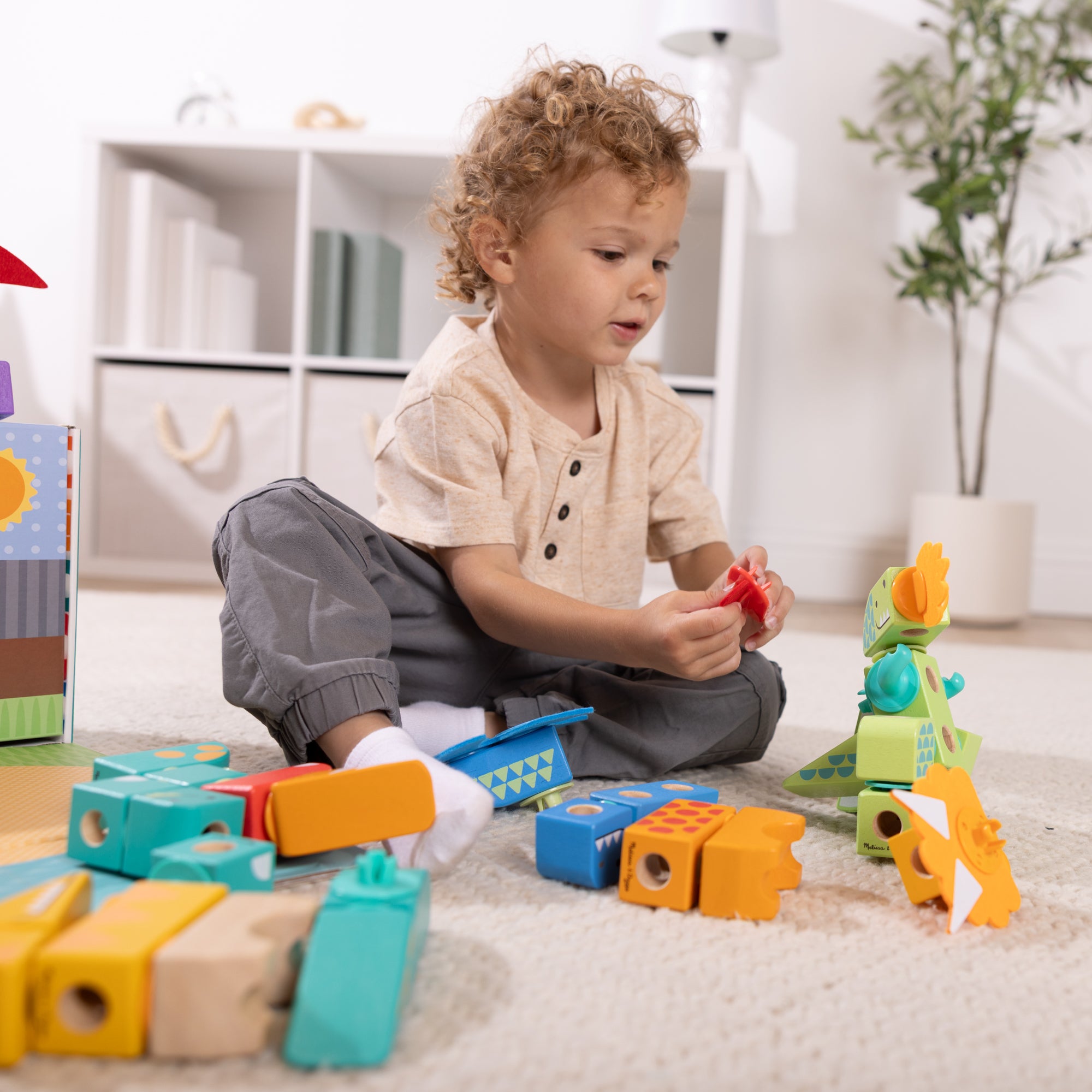 Melissa & Doug Blockables? Dinosaur Play Set - Image 7