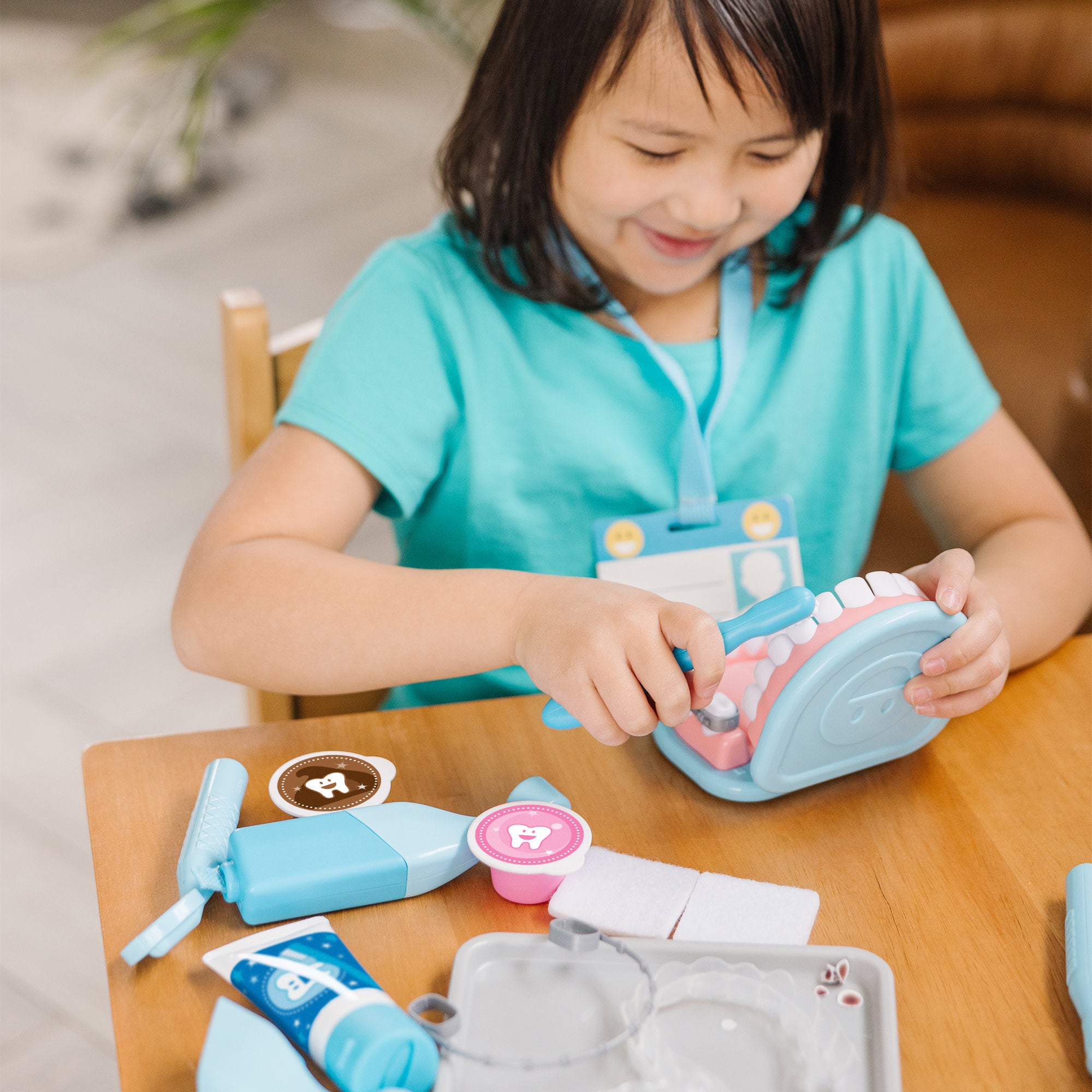Melissa & Doug Super Smile Dentist Play Set - Image 8