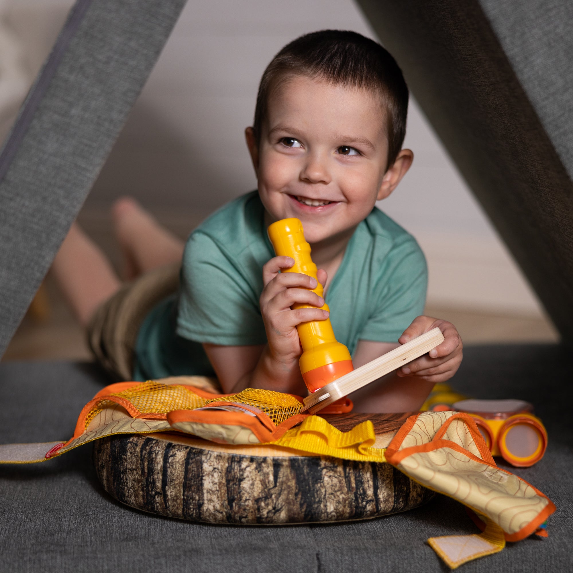 Melissa & Doug Grand Canyon National Park Hiking Gear Play Set - Image 5