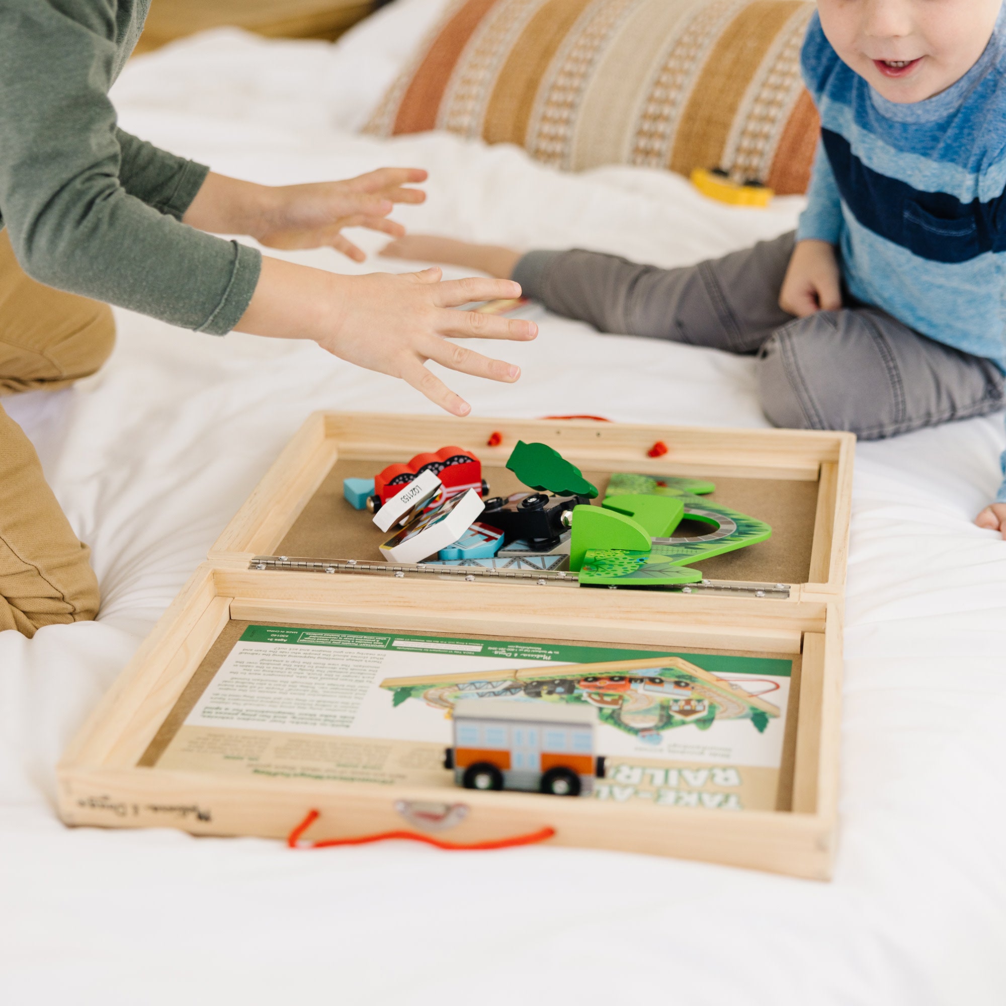 Melissa & Doug Take-Along Railroad - Image 6