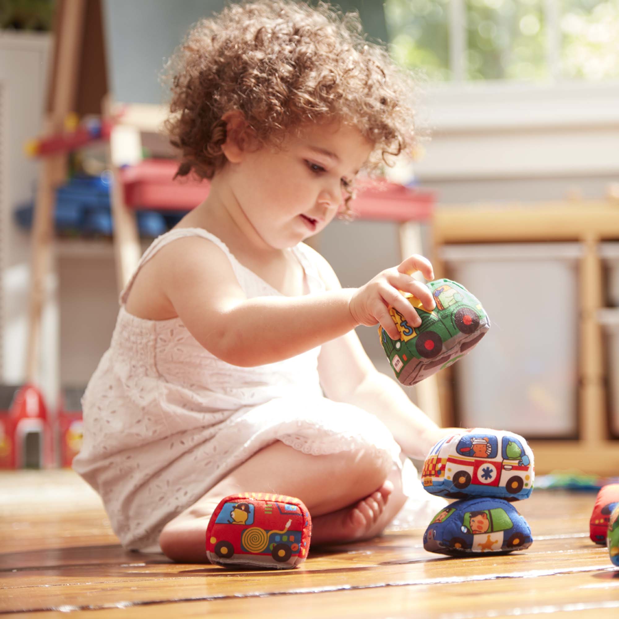 Melissa & Doug Take-Along Town Play Mat - Image 10