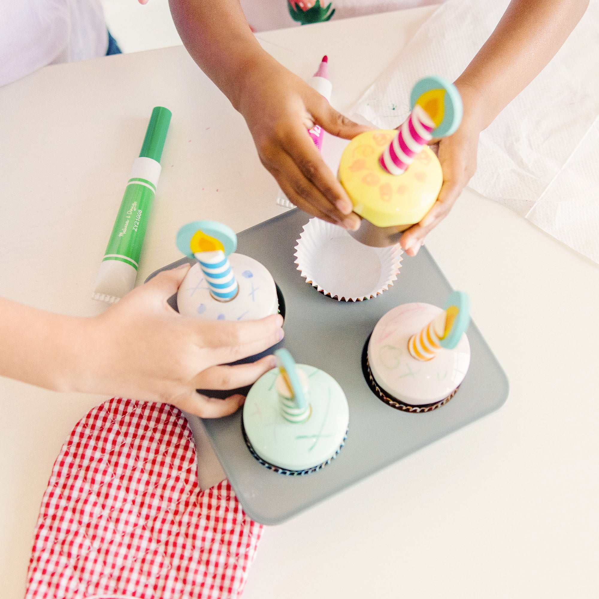 Melissa & Doug Bake & Decorate Wooden Cupcake Play Set - Image 6