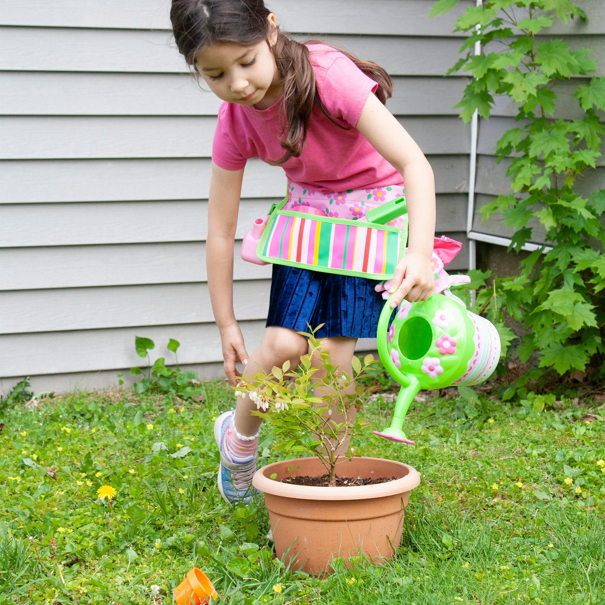 Melissa & Doug Pretty Petals Watering Can - Image 5
