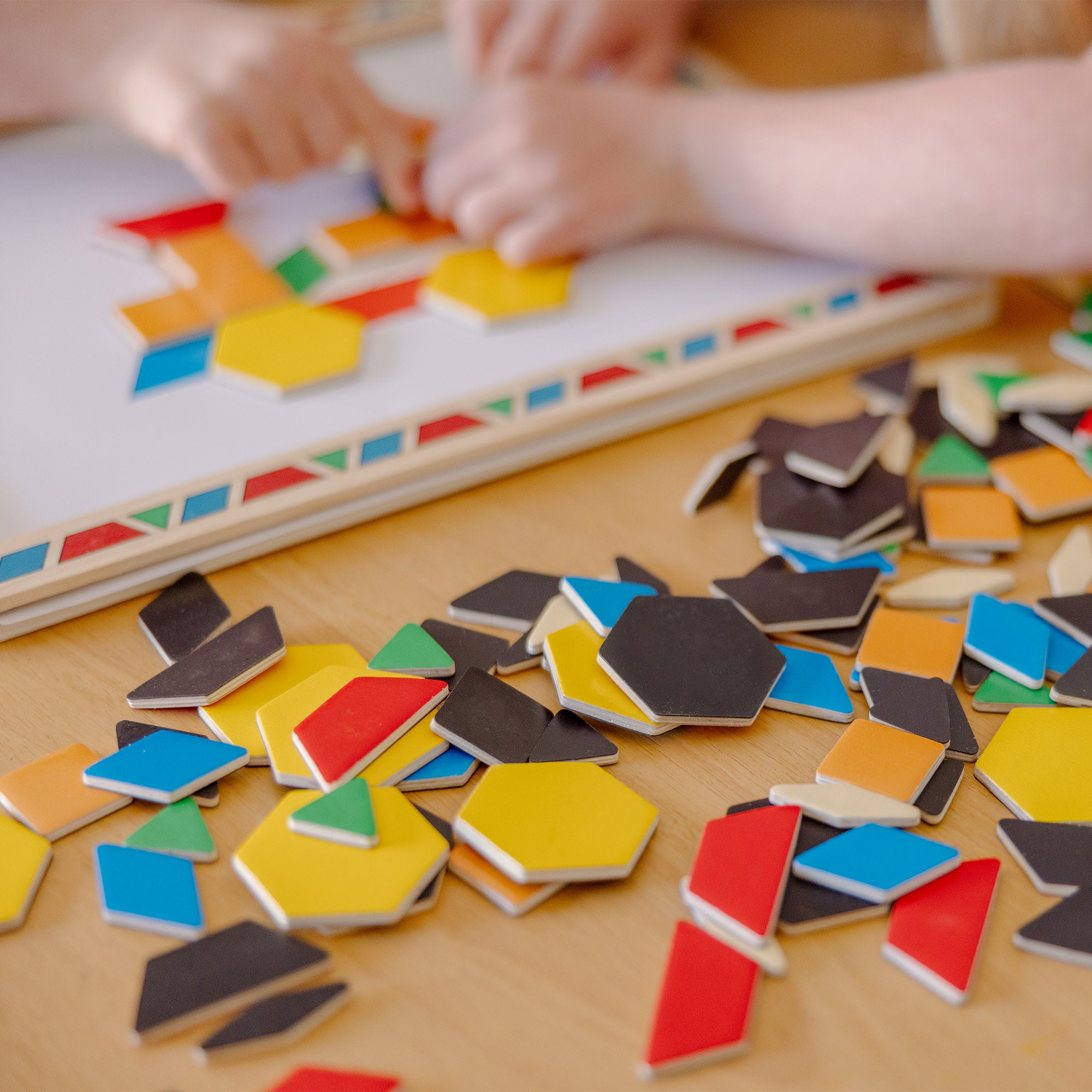 Melissa & Doug Wooden Magnetic Pattern Block Kit - Image 9