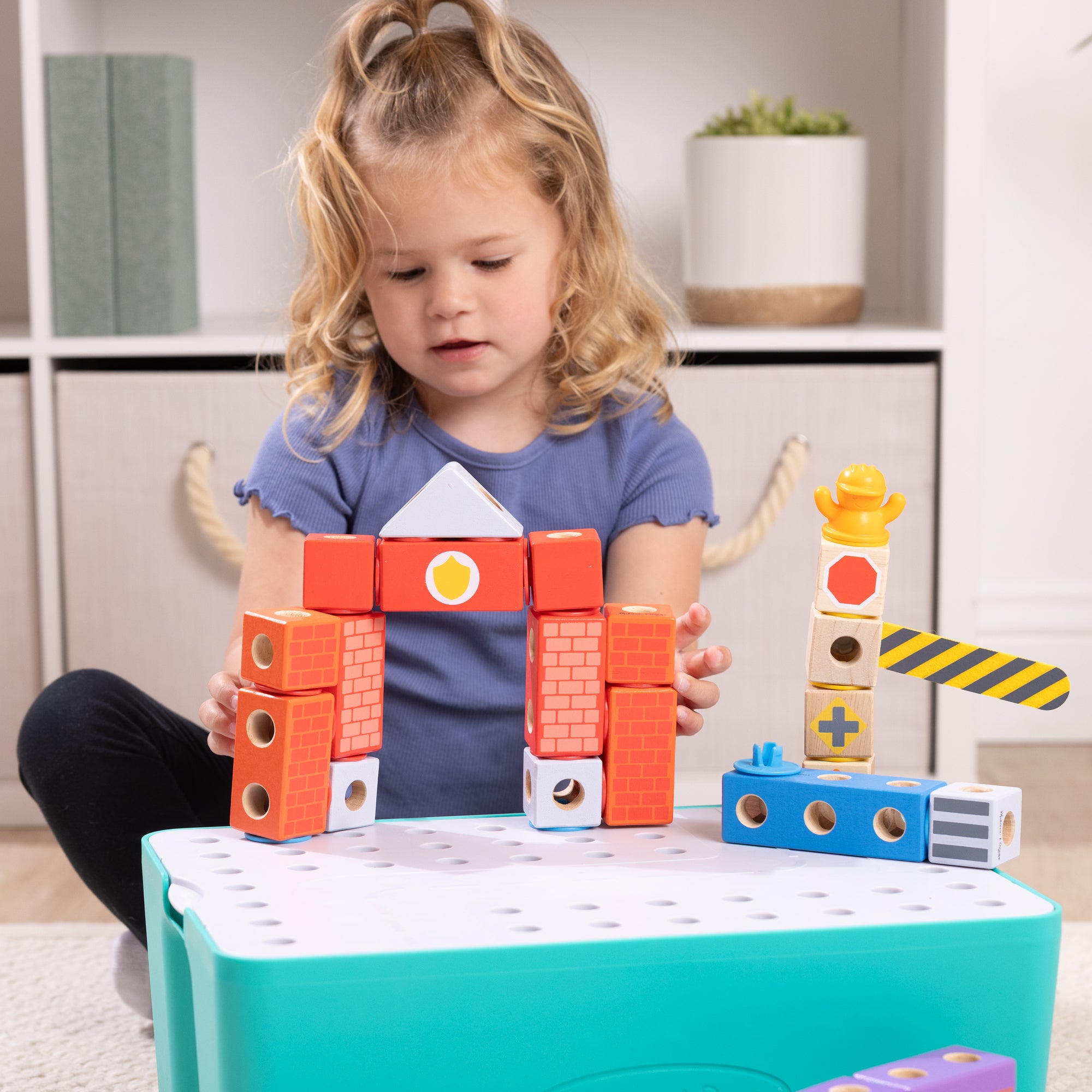 Melissa & Doug Blockables? City Deluxe Play Set - Image 4