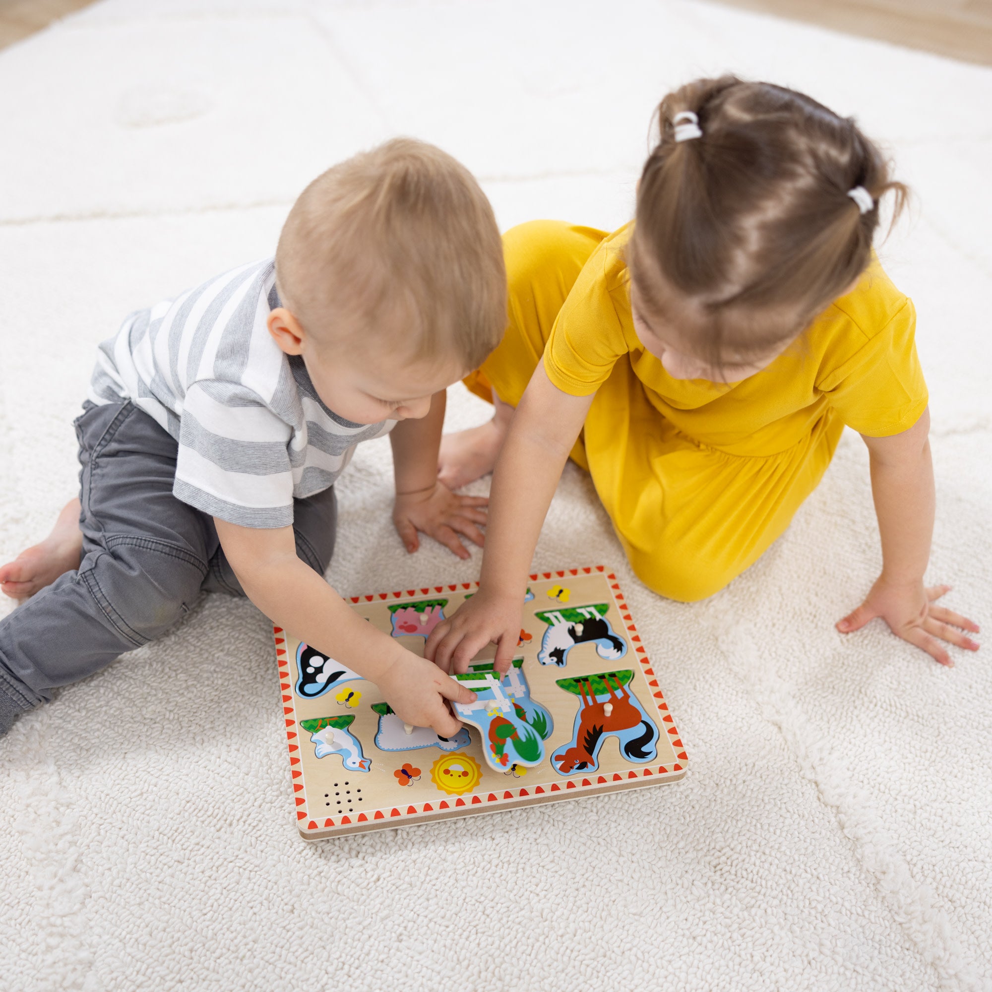 Melissa & Doug Farm Animals Sound Puzzle - 8 Pieces - Image 8