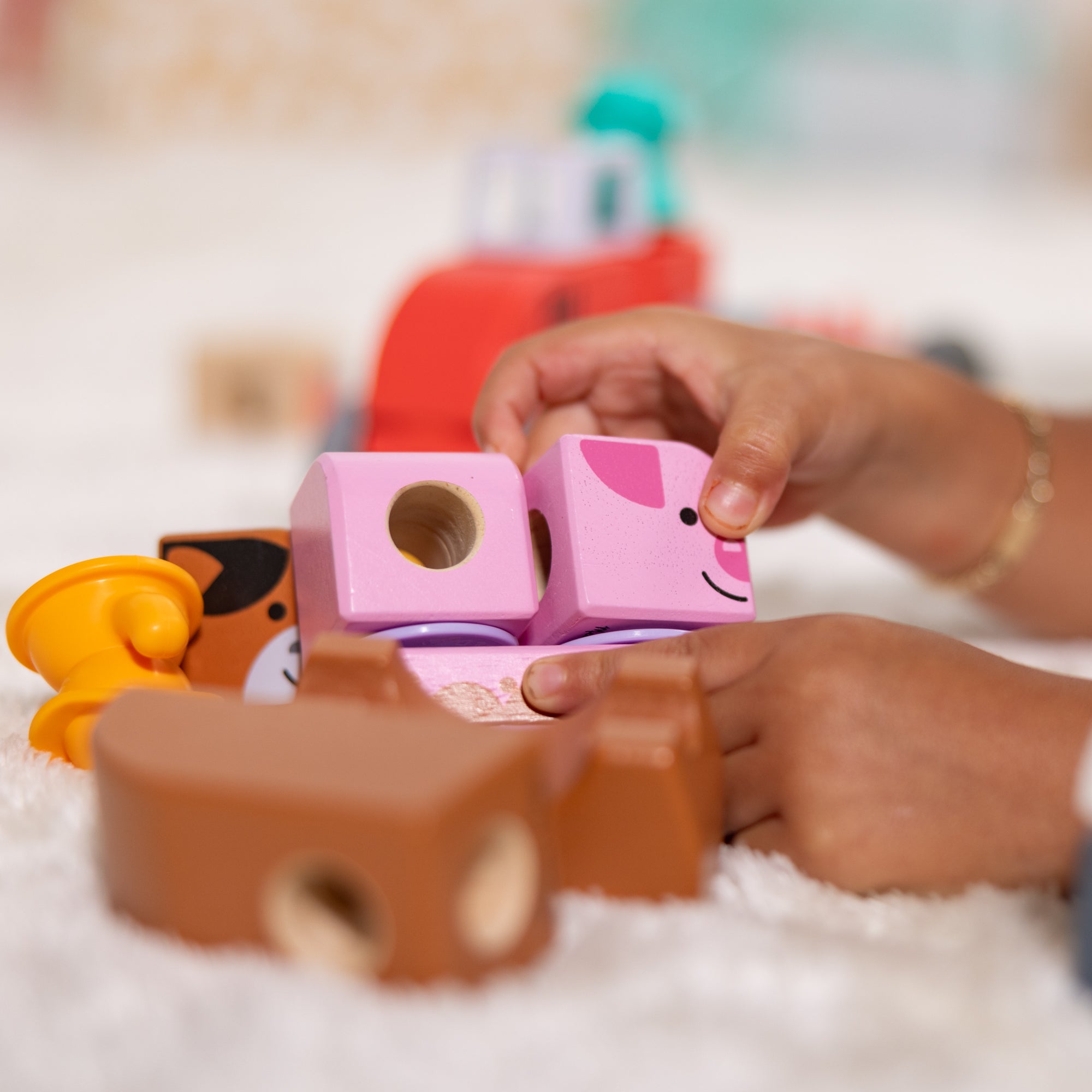 Melissa & Doug Blockables? Play Sets Farm and Farm Friends 2-Pack Bundle - Image 6