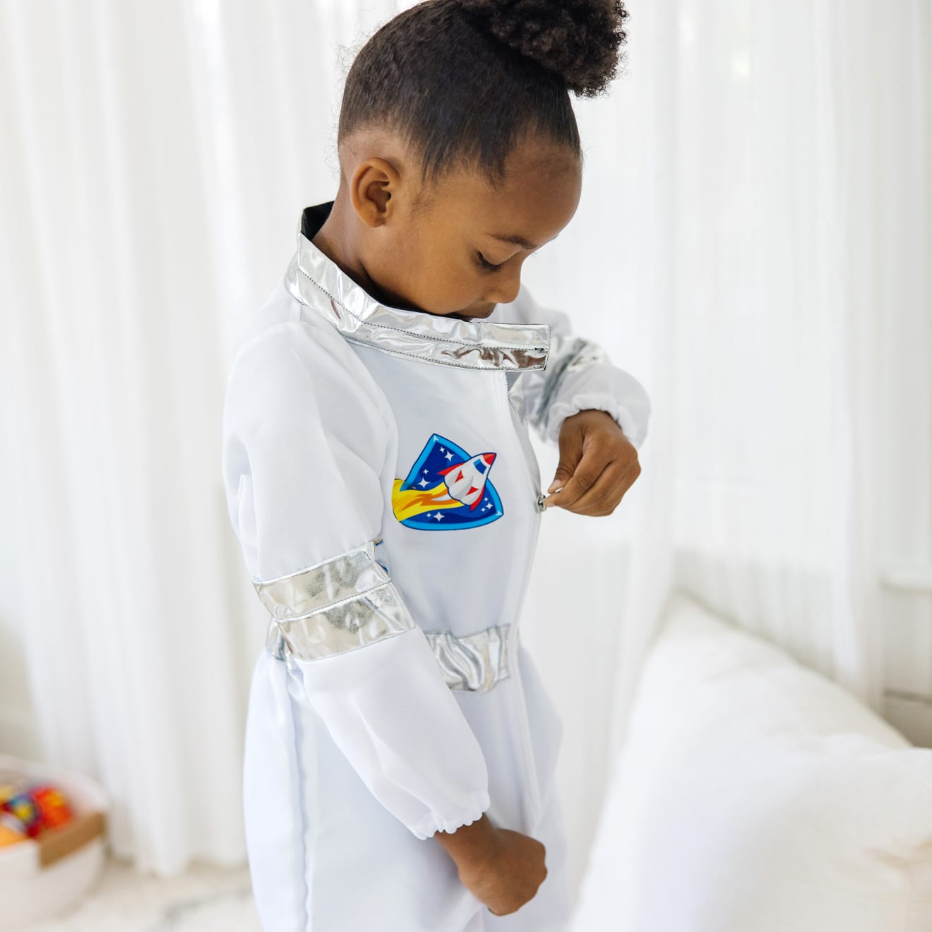 Melissa & Doug Astronaut Role Play Costume Set - Image 5