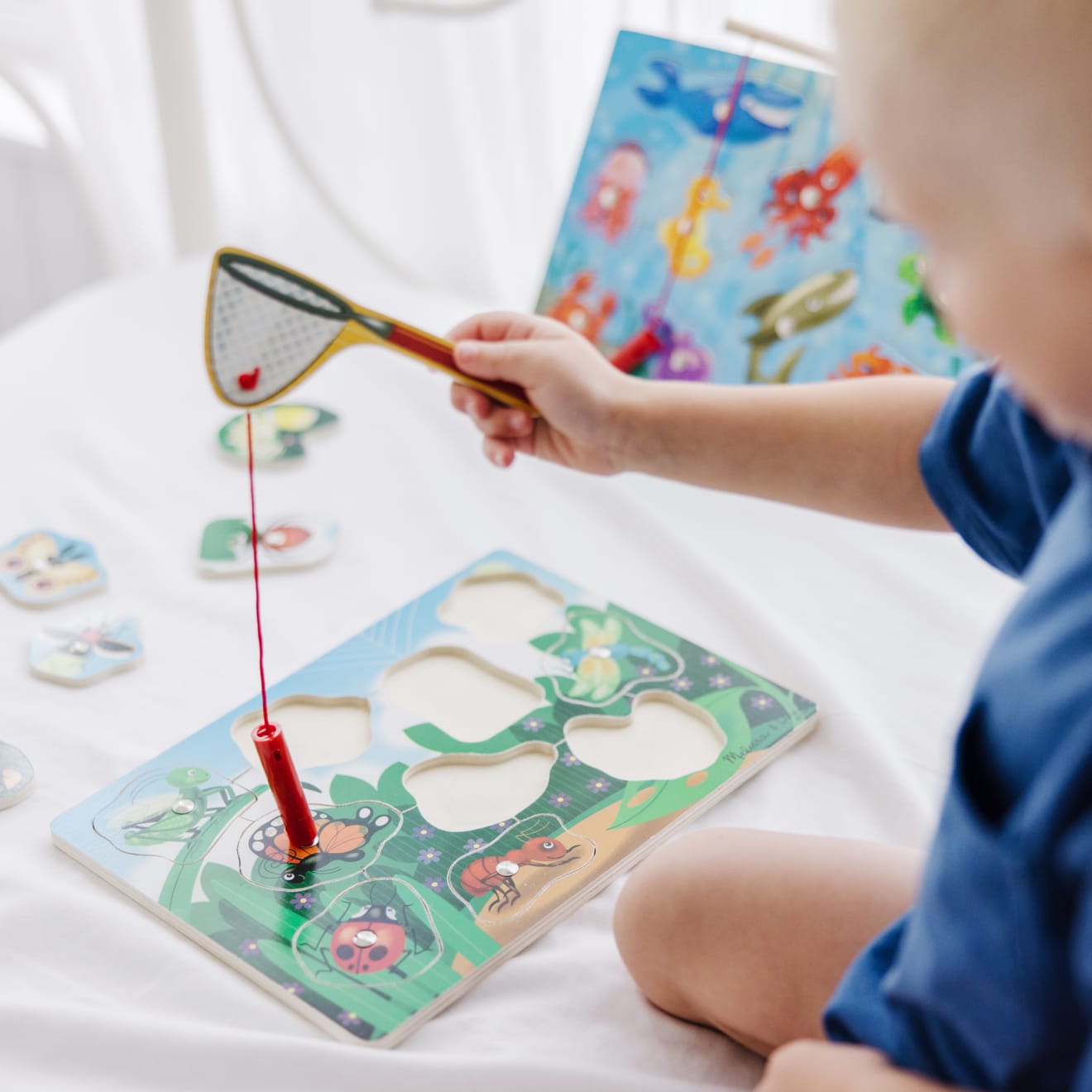Melissa & Doug Bug-Catching Magnetic Puzzle Game - Image 5