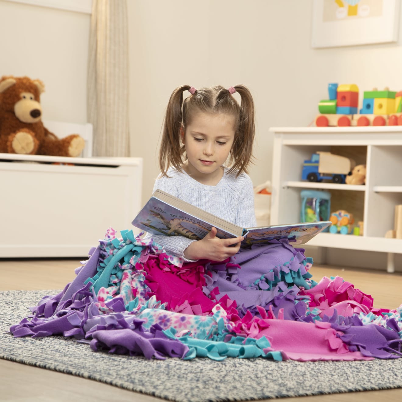 Melissa & Doug Created by Me! Flower Fleece Quilt - Image 2