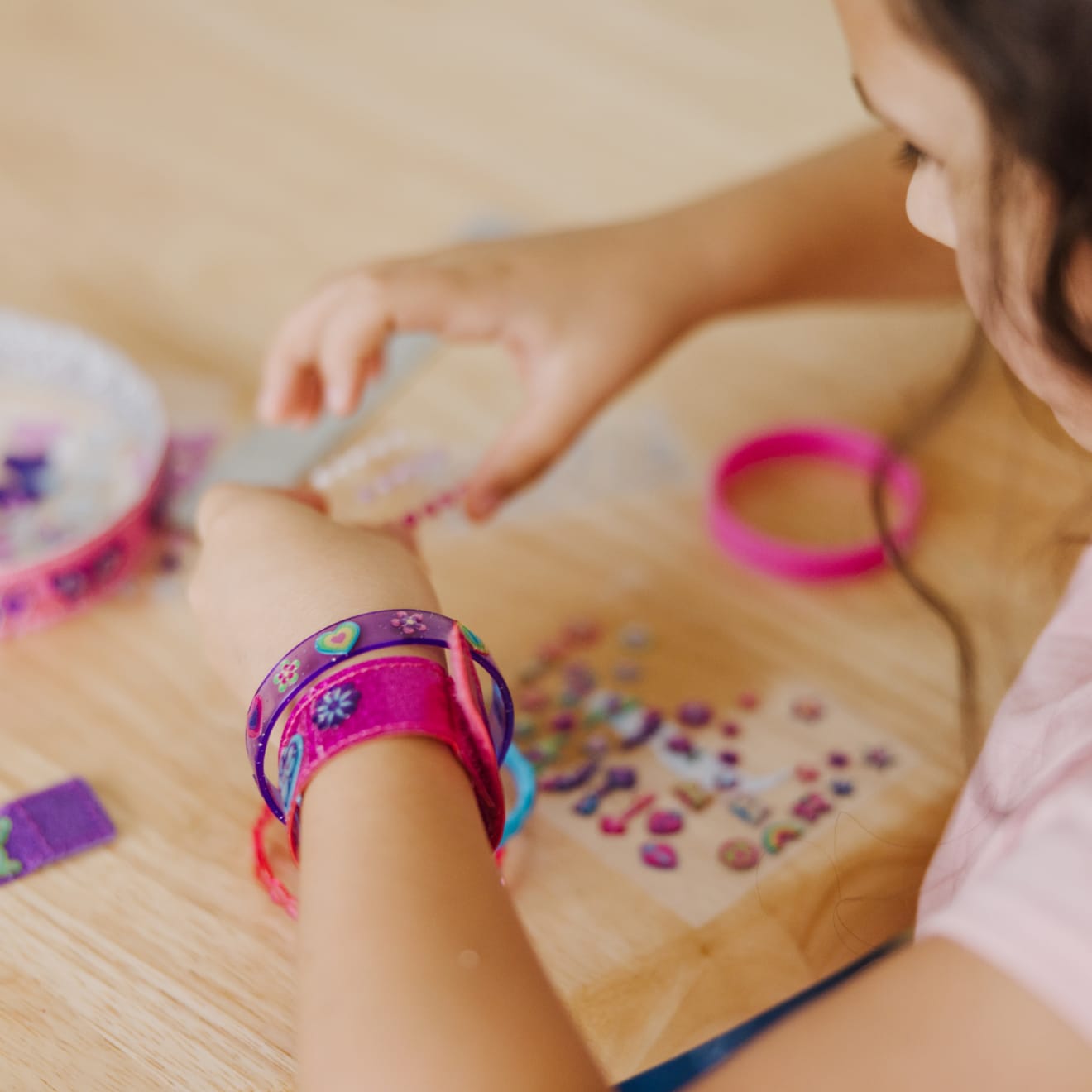 Melissa & Doug Design-Your-Own Bracelets - Image 5