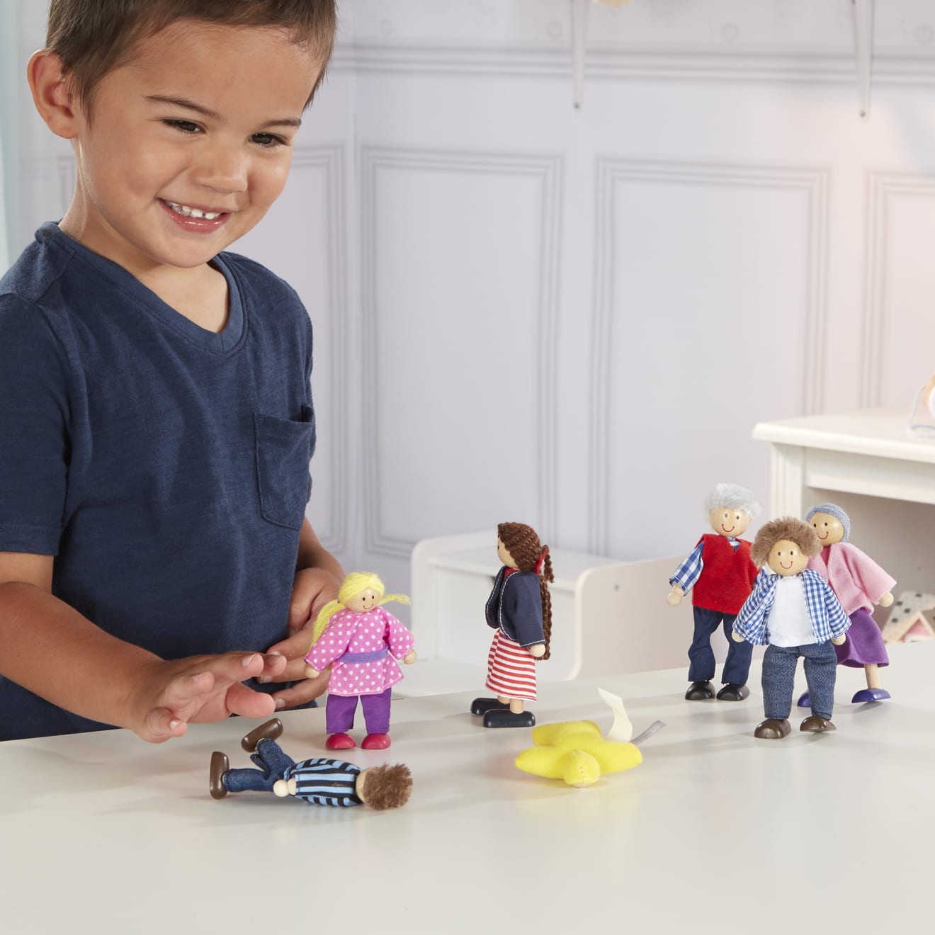 Melissa & Doug Wooden Doll Family - Image 7