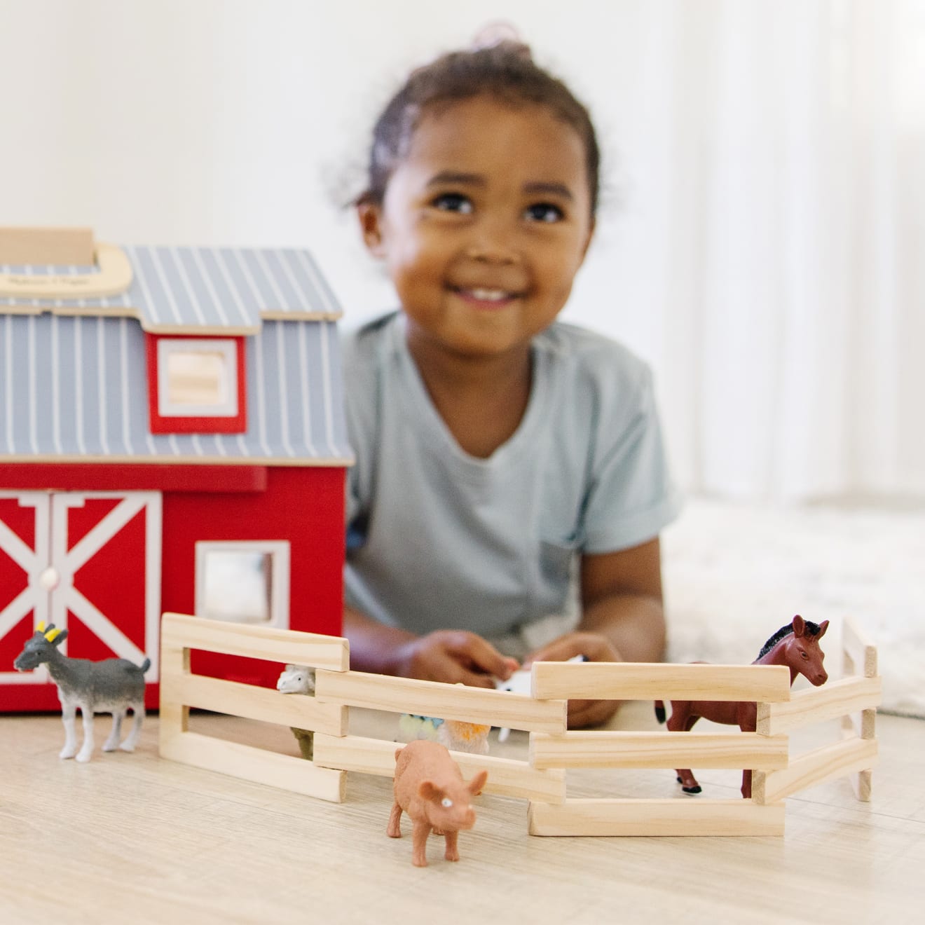 Melissa & Doug Wooden Fold & Go Barn - Image 2