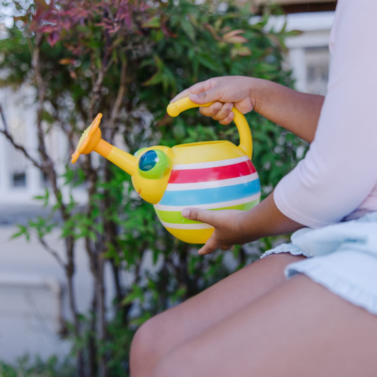 Melissa & Doug Giddy Buggy Watering Can - Image 6