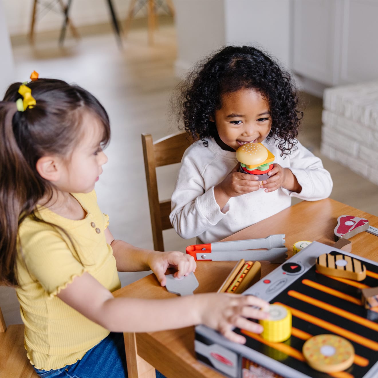 Melissa & Doug Wooden Grill & Serve BBQ Set - Image 5