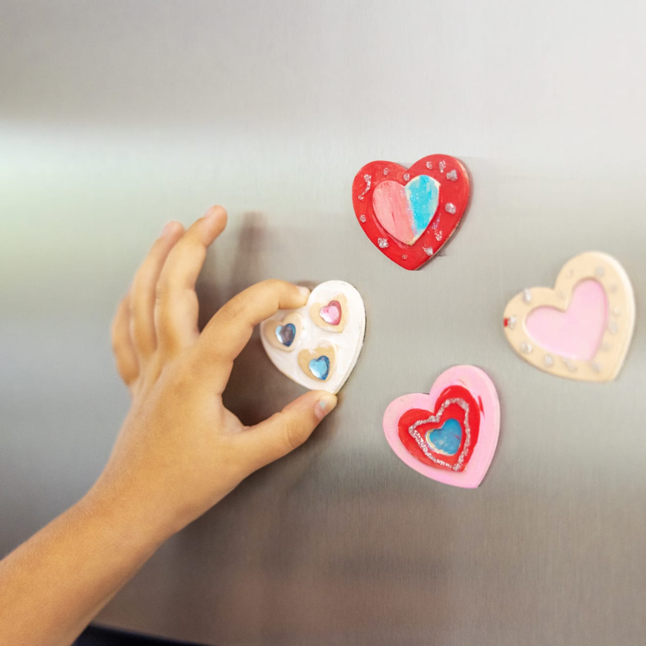 Melissa & Doug Created by Me! Heart Magnets Wooden Craft Kit - Image 7