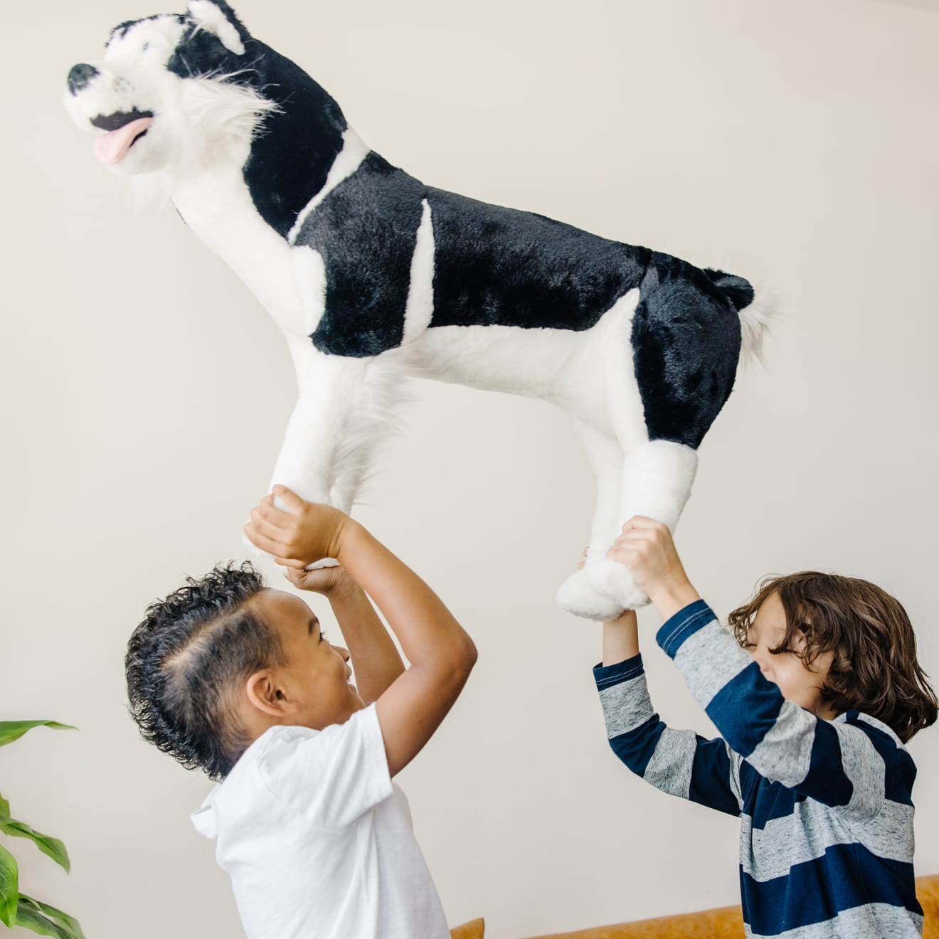 Melissa & Doug Husky Giant Stuffed Animal - Image 5
