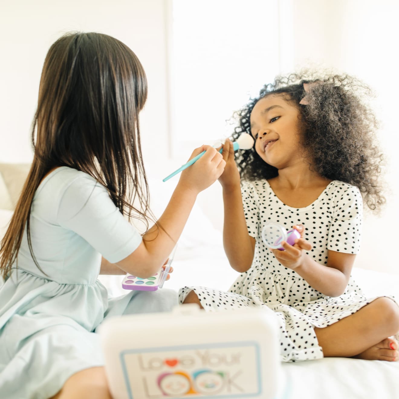 Melissa & Doug LOVE YOUR LOOK - Makeup Kit Play Set - Image 7