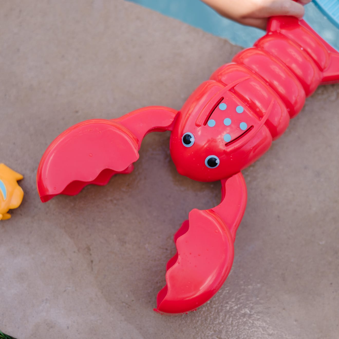 Melissa & Doug Louie Lobster Claw Catcher Pool Toy - Image 7