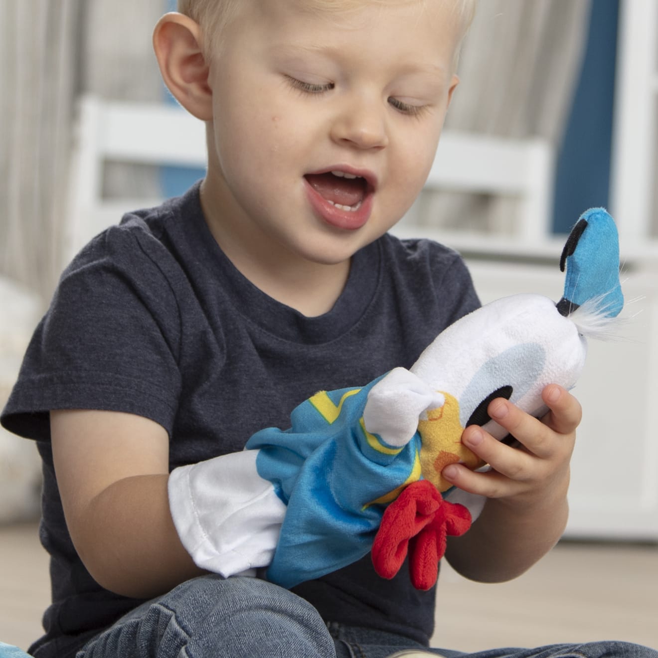 Melissa & Doug Disney Mickey Mouse & Friends Soft & Cuddly Hand Puppets - Image 6