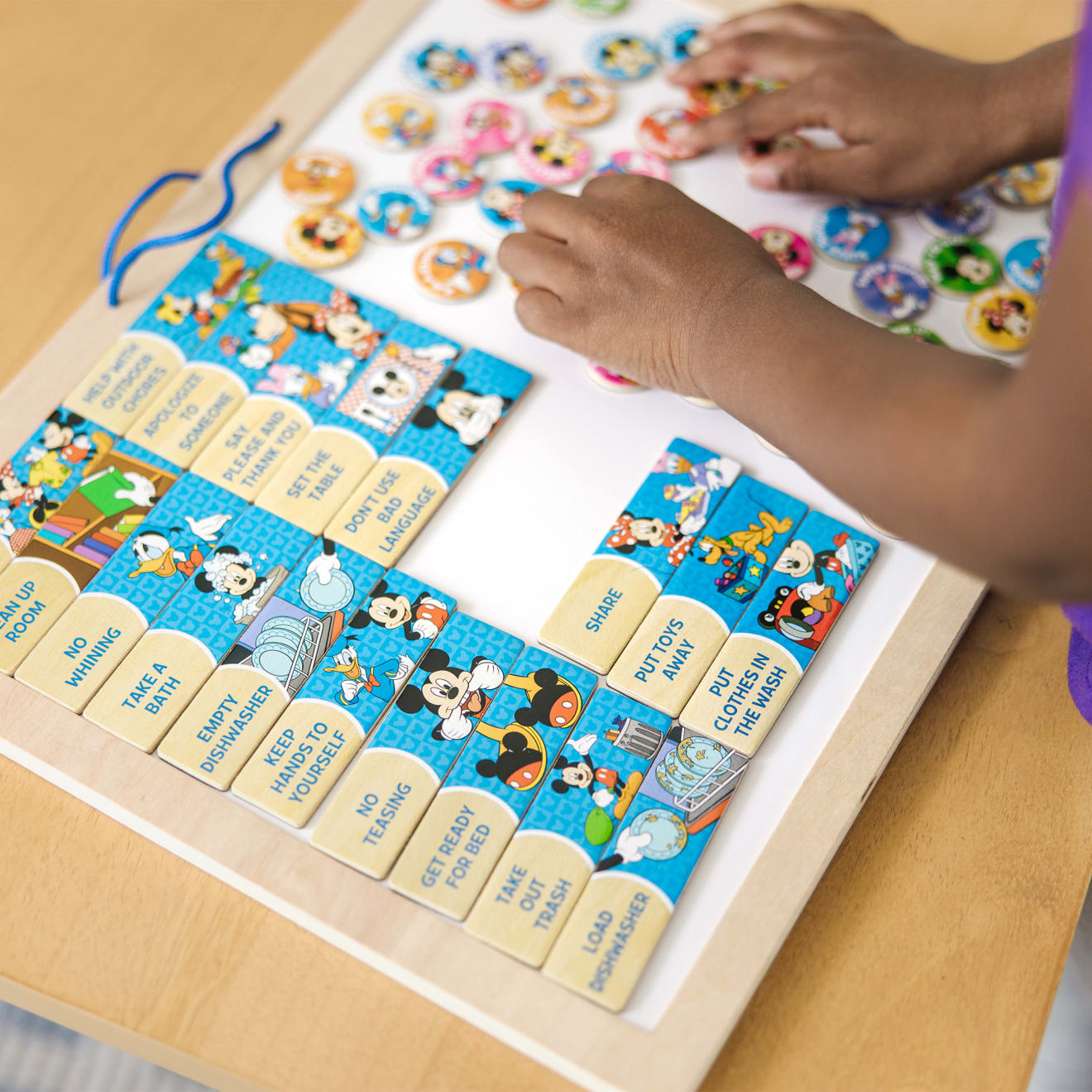 Melissa & Doug Mickey Mouse My Magnetic Responsibility Chart - Image 7