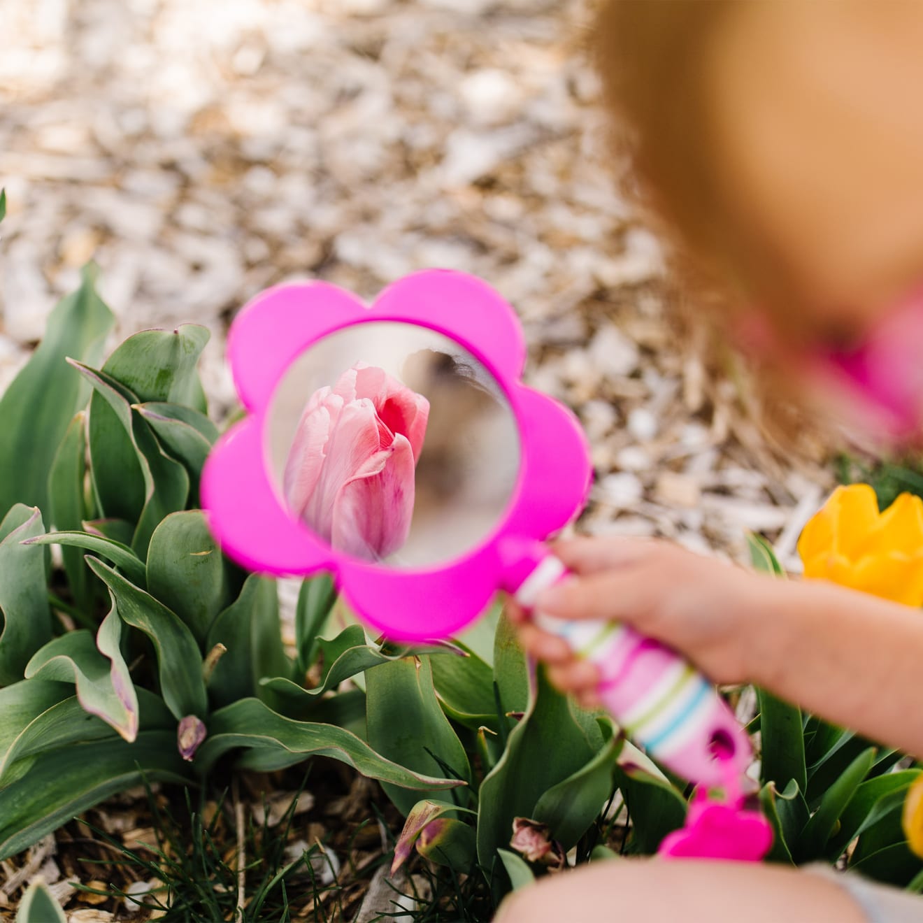 Melissa & Doug Pretty Petals Magnifier - Image 2
