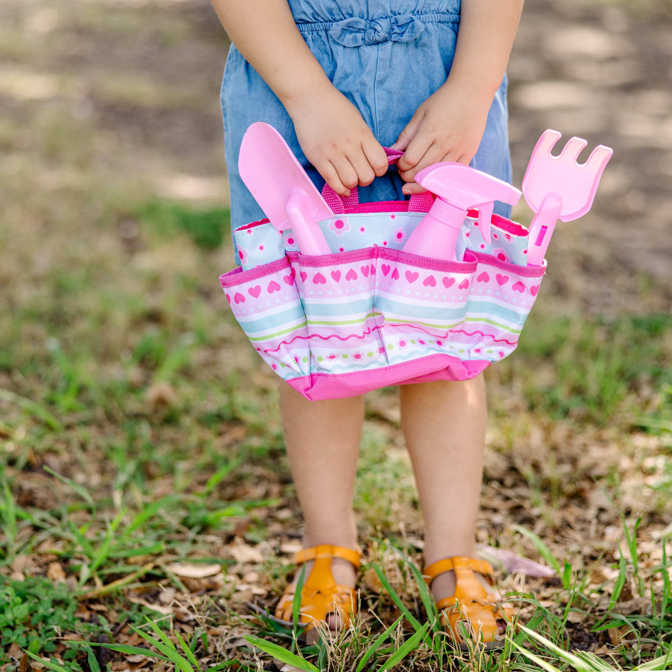 Melissa & Doug Pretty Petals Tote Set - Image 2