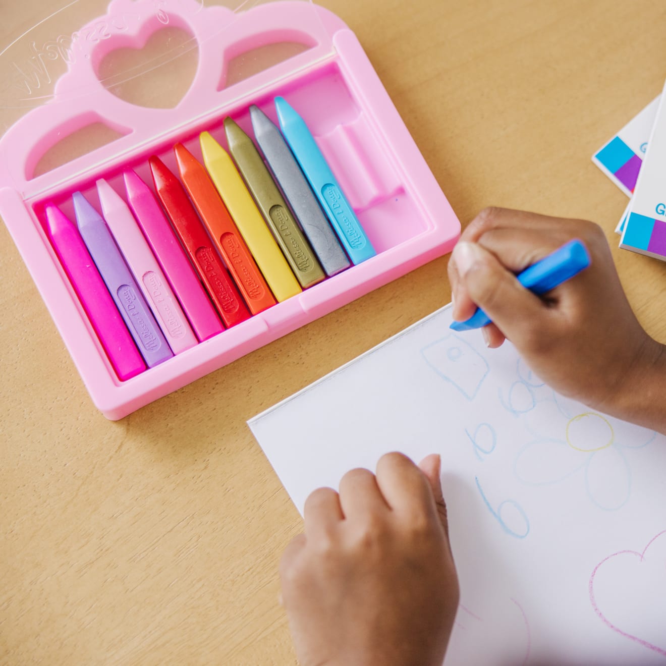 Melissa & Doug Princess Crayon Set - Image 6