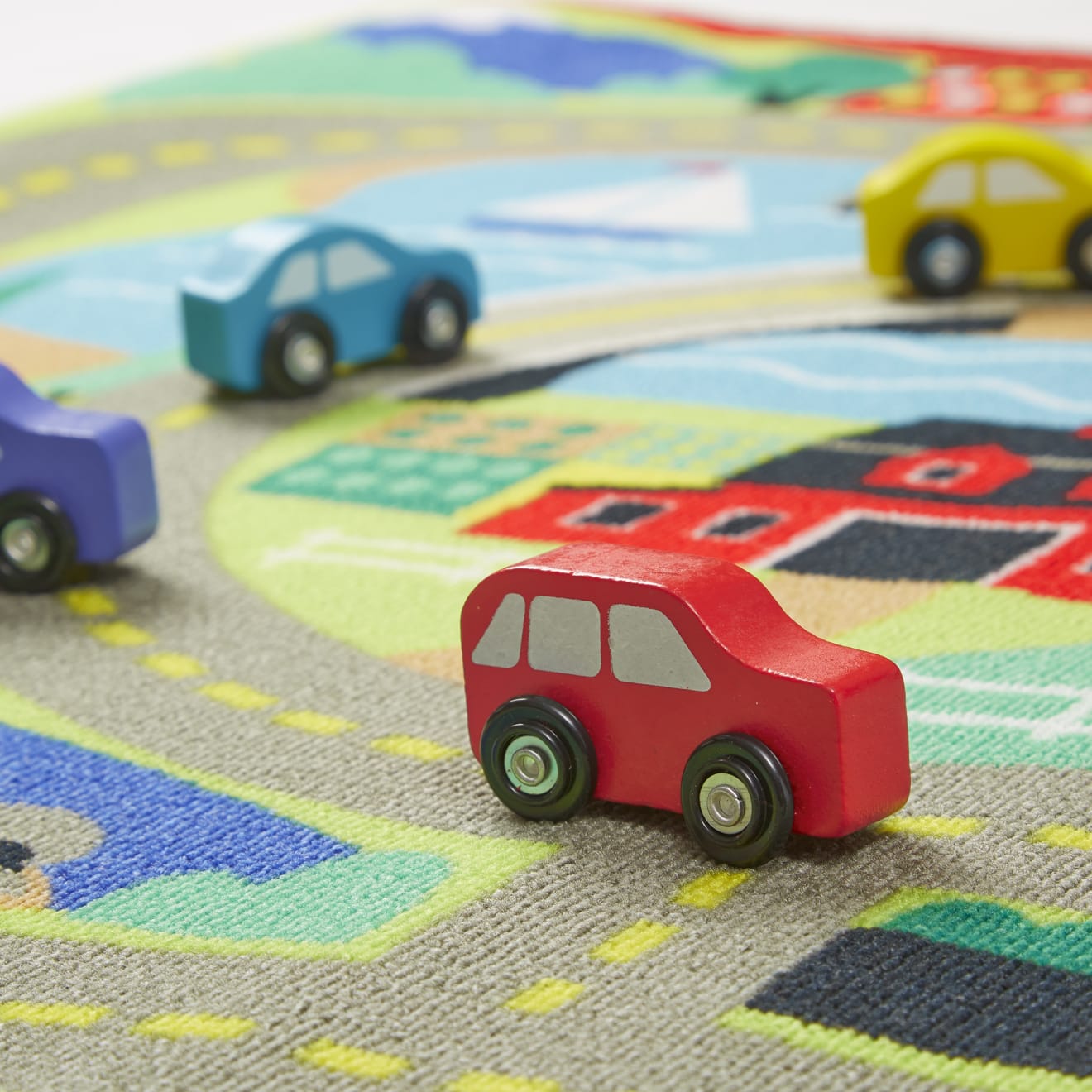 Melissa & Doug Round the Town Road Rug & Car Set - Image 4