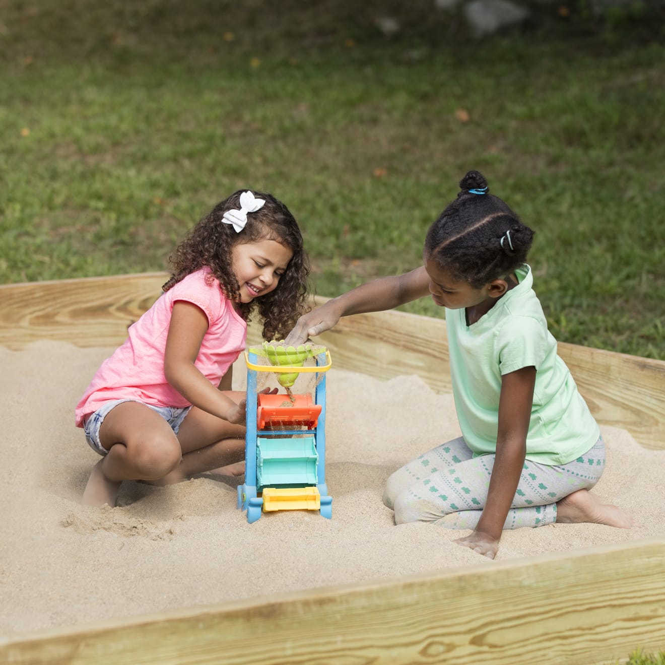 Melissa & Doug Seaside Sidekicks Funnel Fun - Image 7