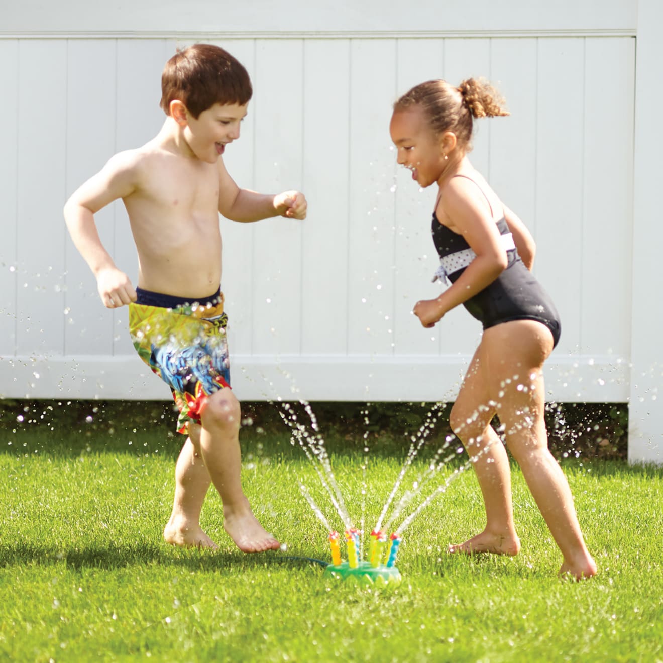 Melissa & Doug Splash Patrol Sprinkler - Image 7